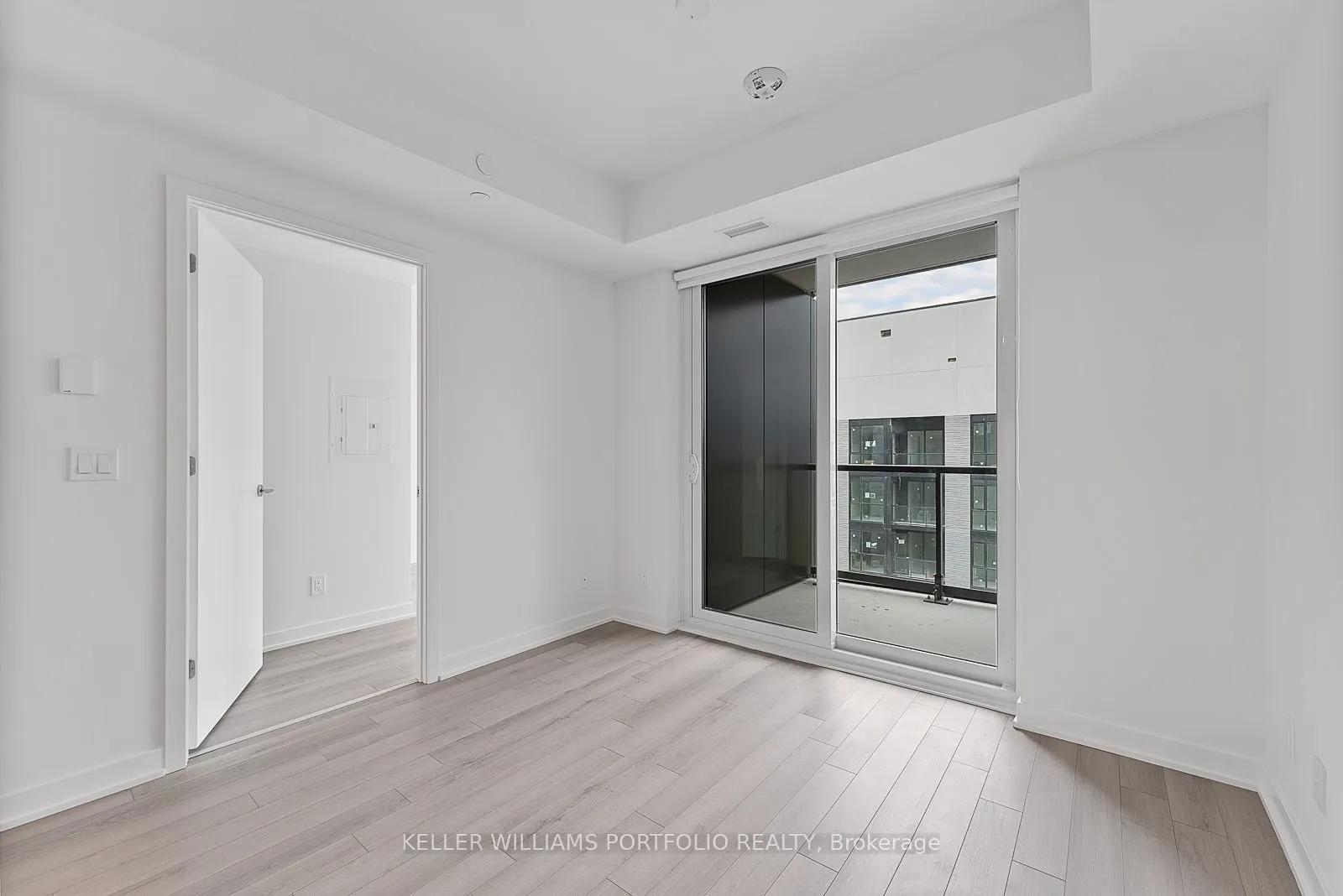 3079 Trafalgar Road, #1601