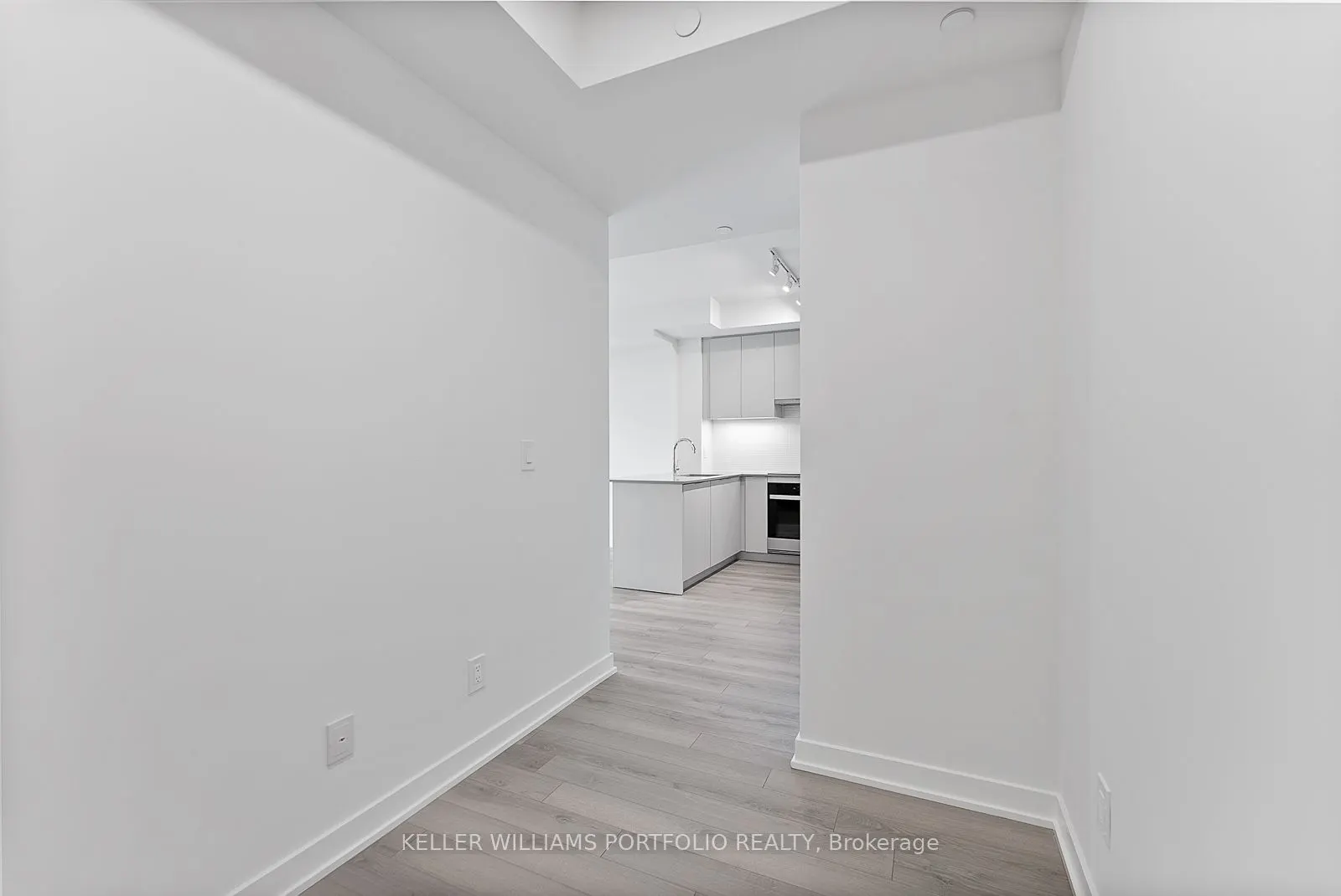 3079 Trafalgar Road, #1601