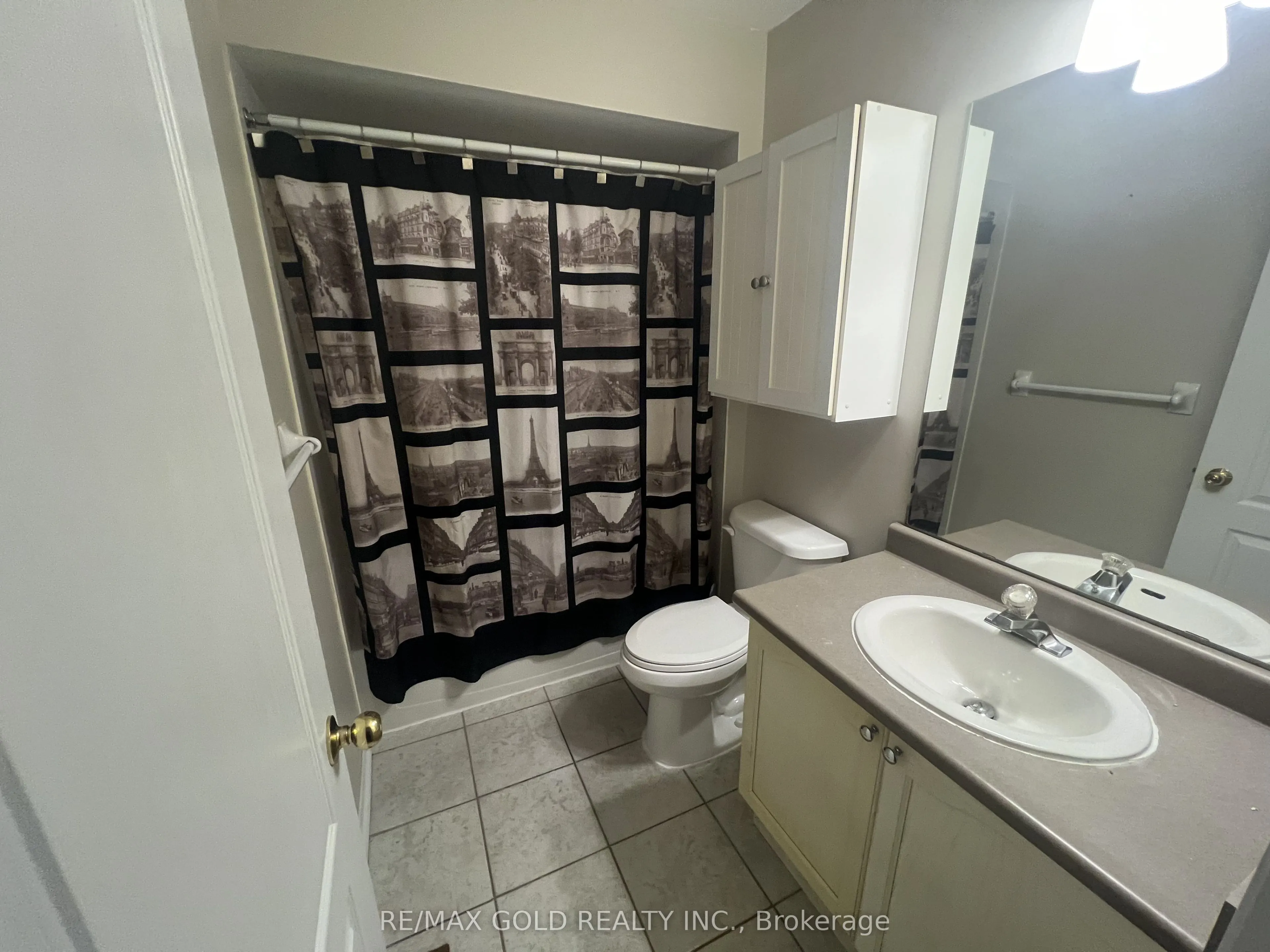 32 Earlsbridge Boulevard, #Upper