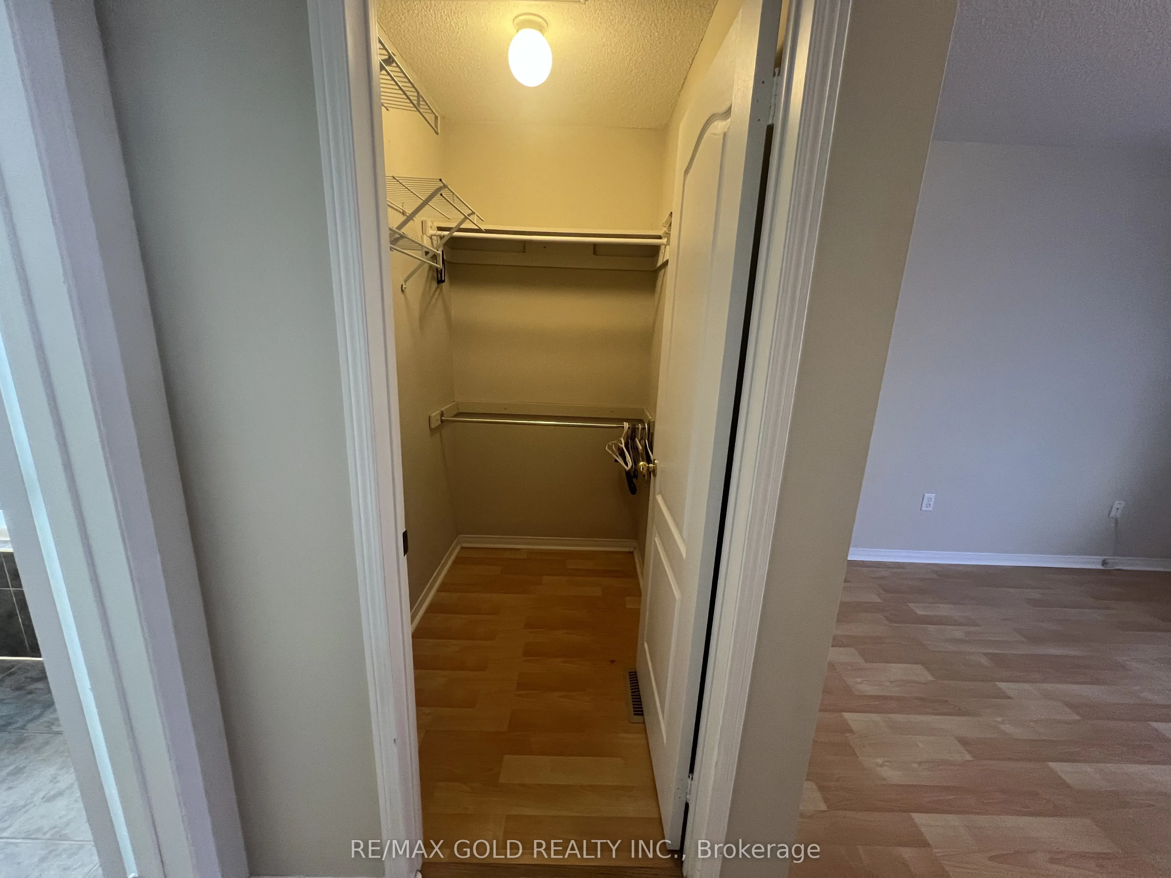 32 Earlsbridge Boulevard, #Upper
