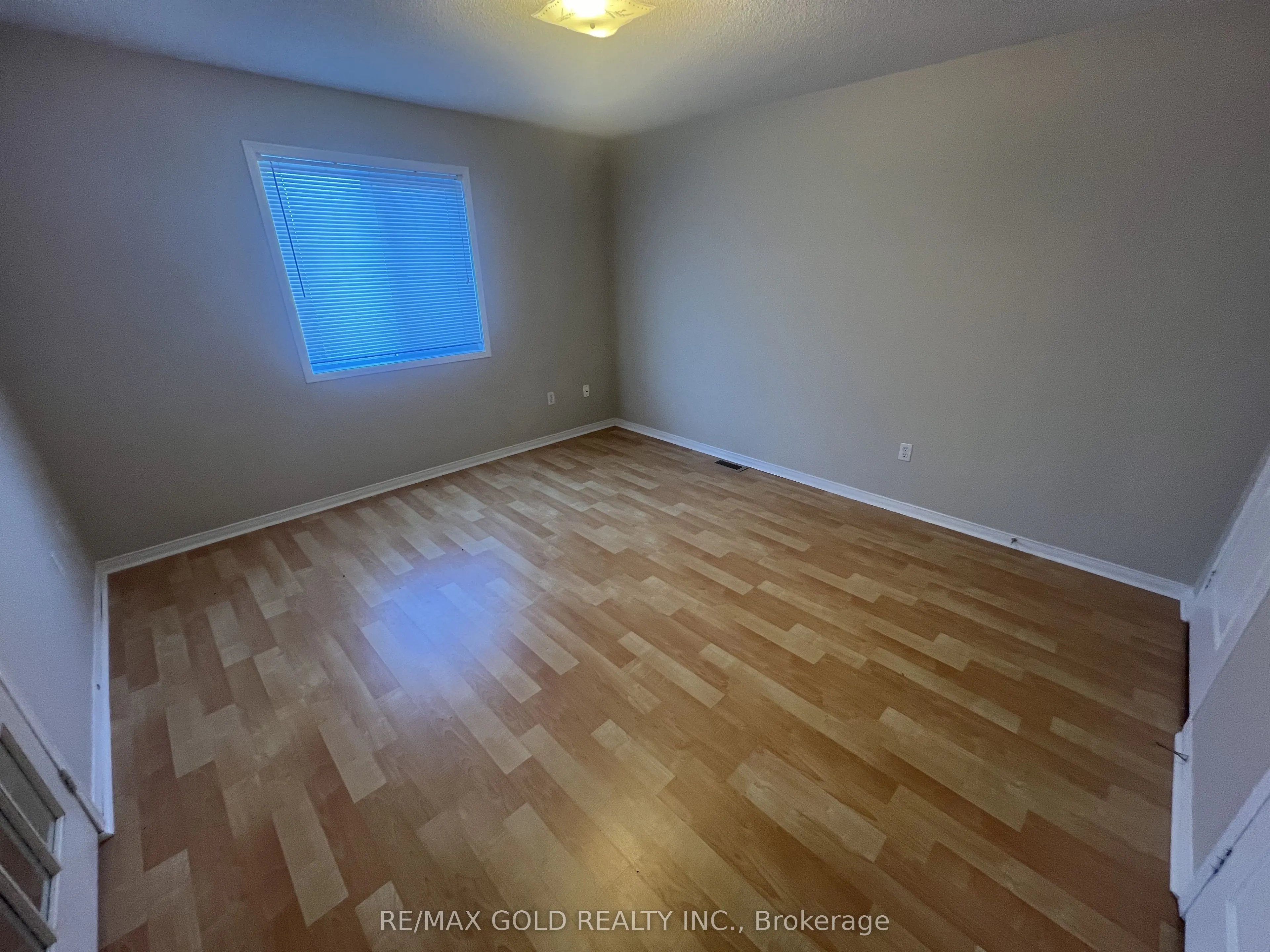 32 Earlsbridge Boulevard, #Upper