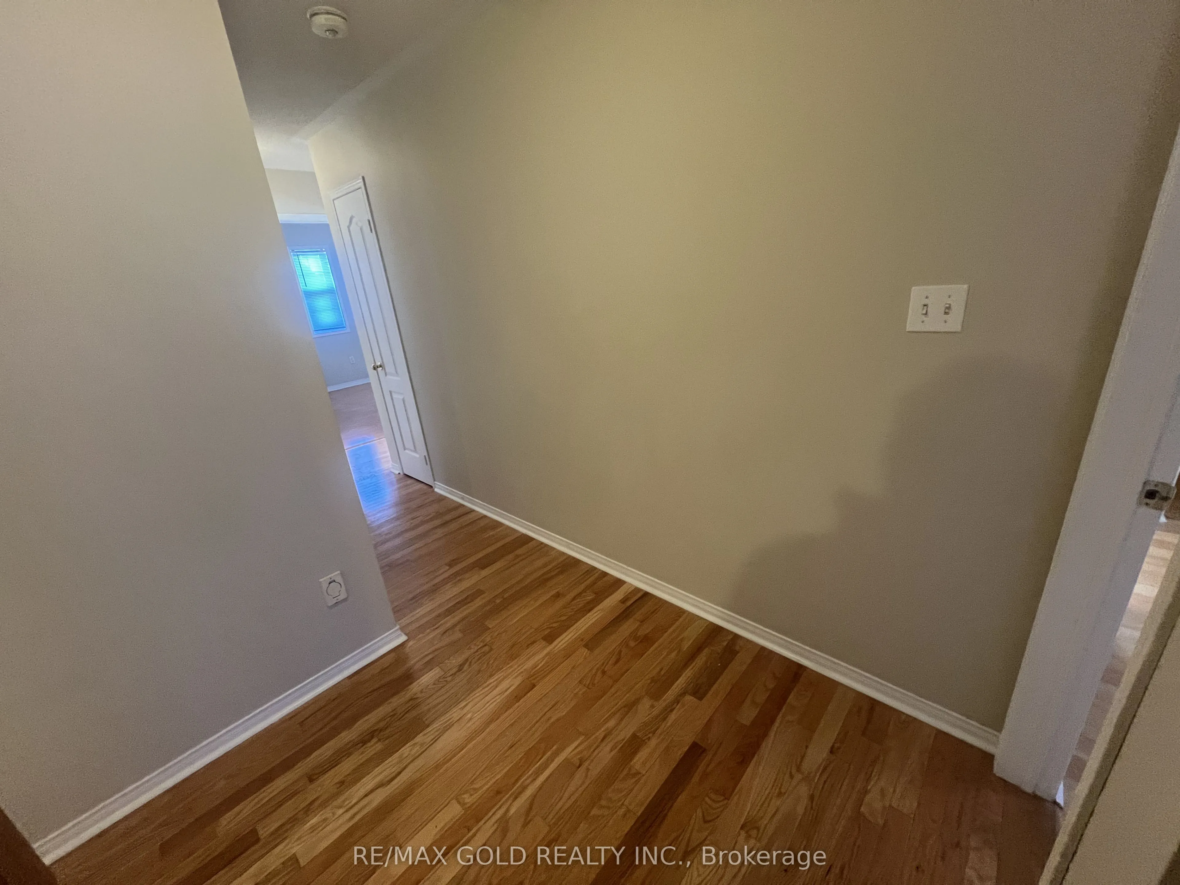 32 Earlsbridge Boulevard, #Upper