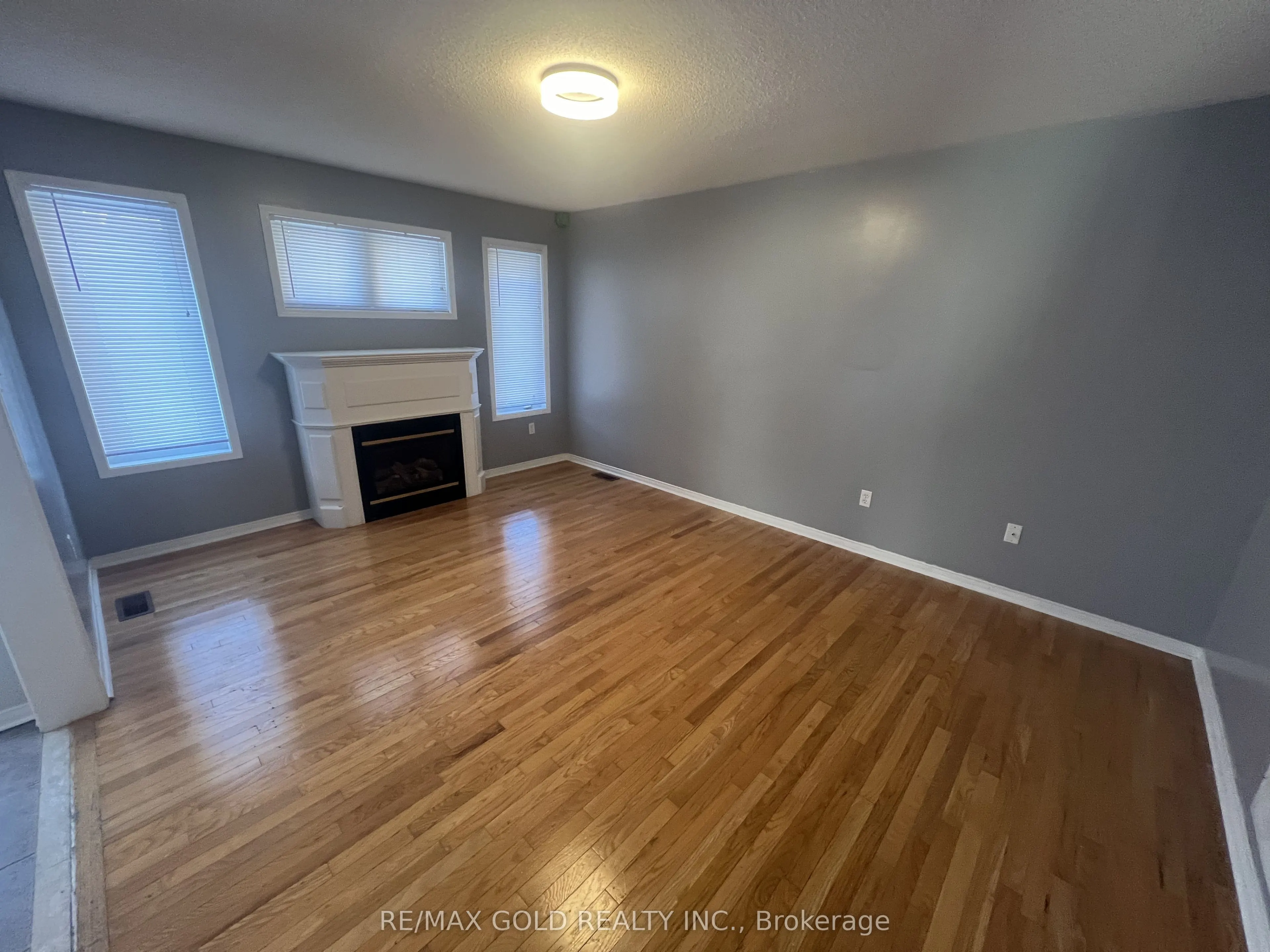32 Earlsbridge Boulevard, #Upper
