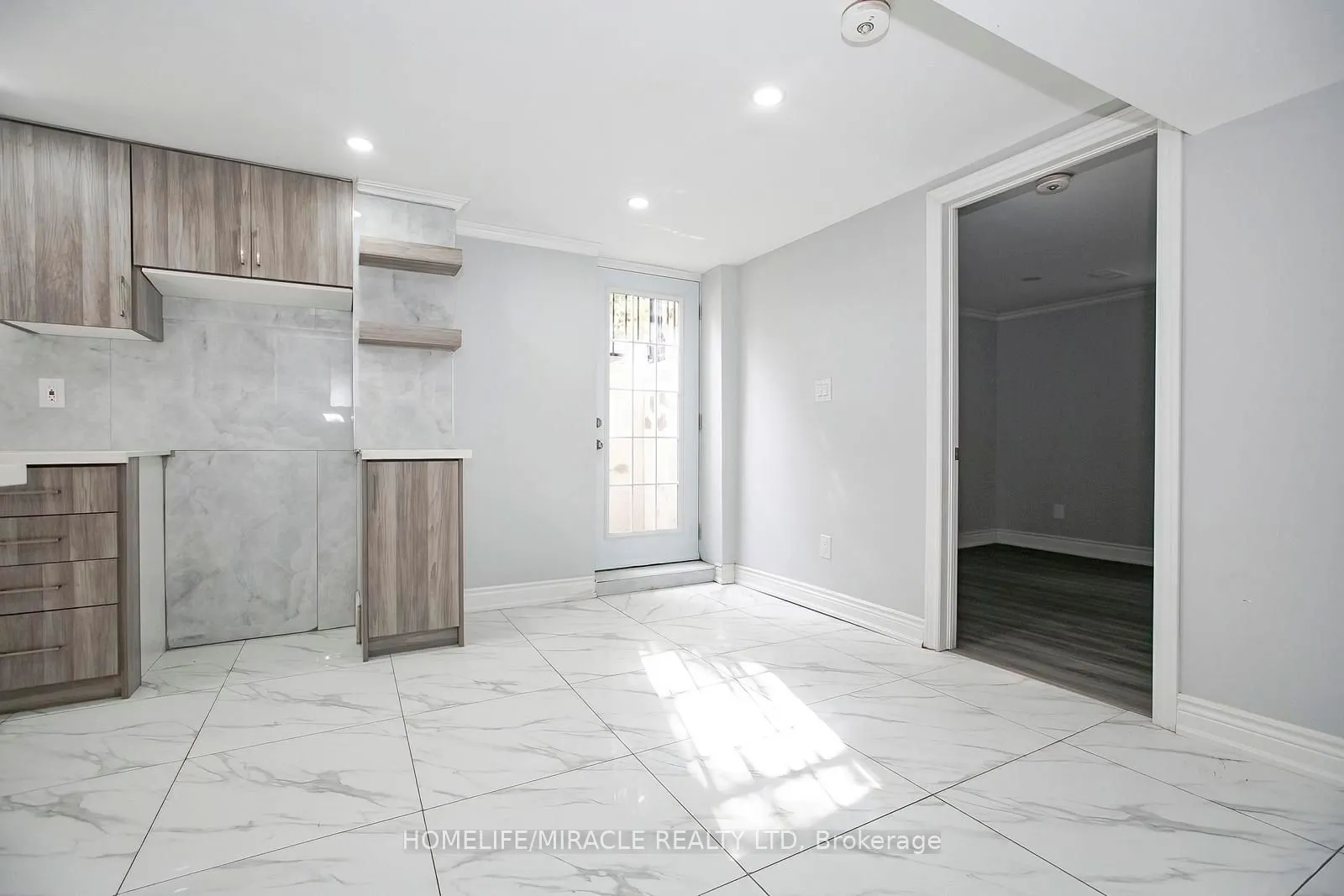 76 Raylawn Crescent