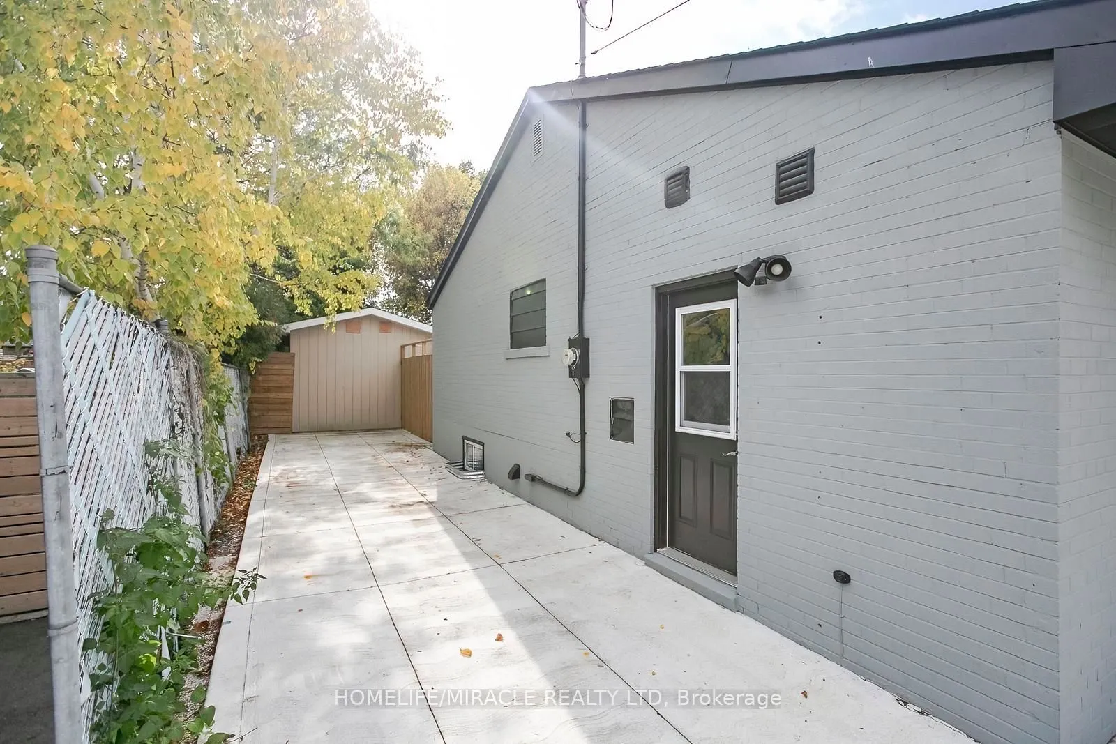 76 Raylawn Crescent
