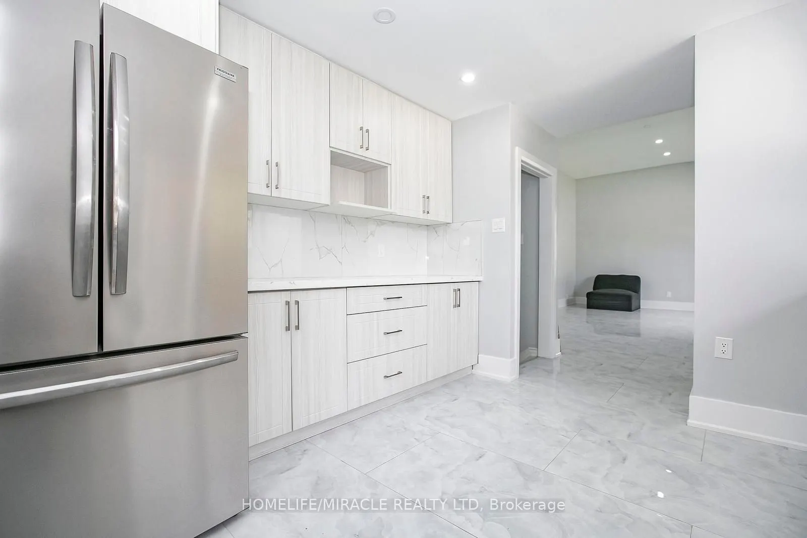 76 Raylawn Crescent