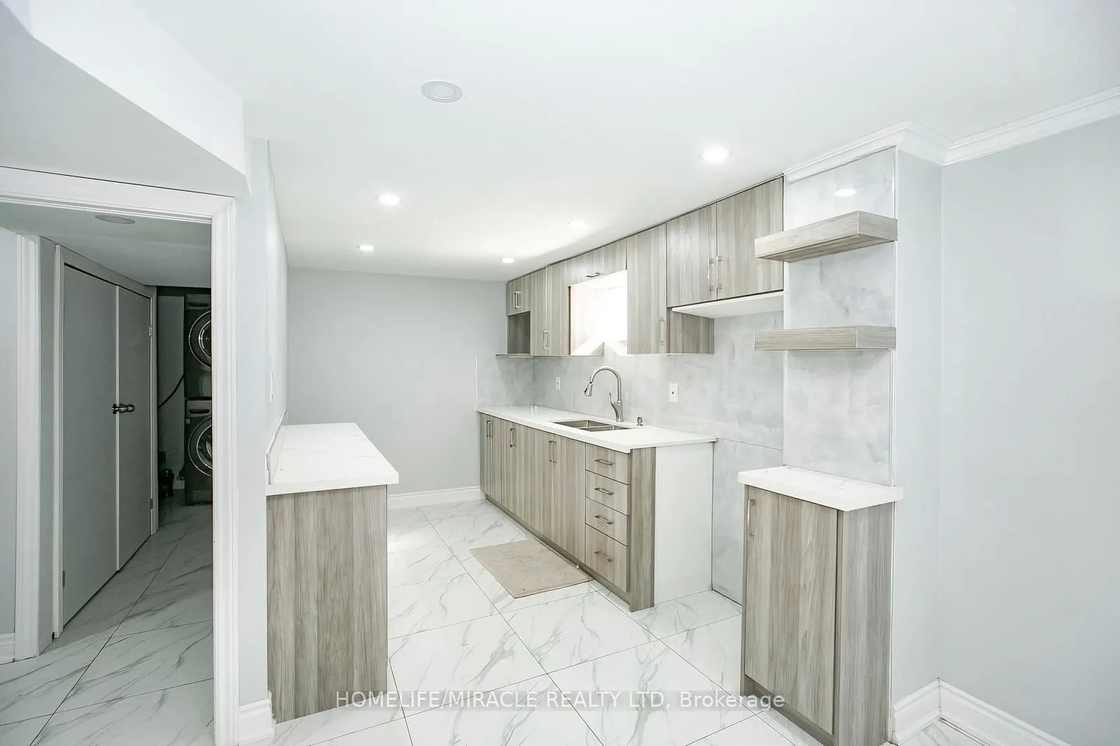 76 Raylawn Crescent
