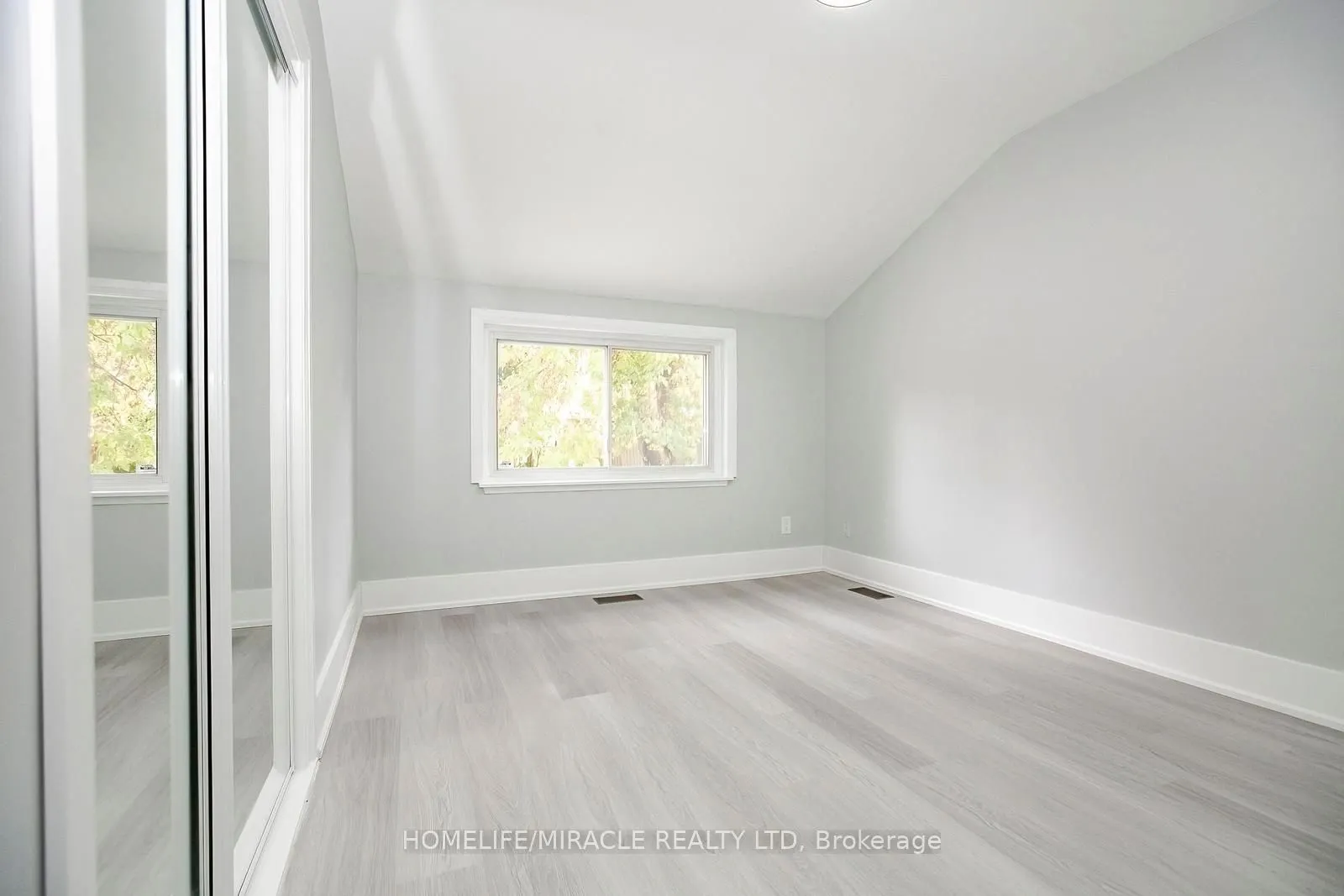 76 Raylawn Crescent