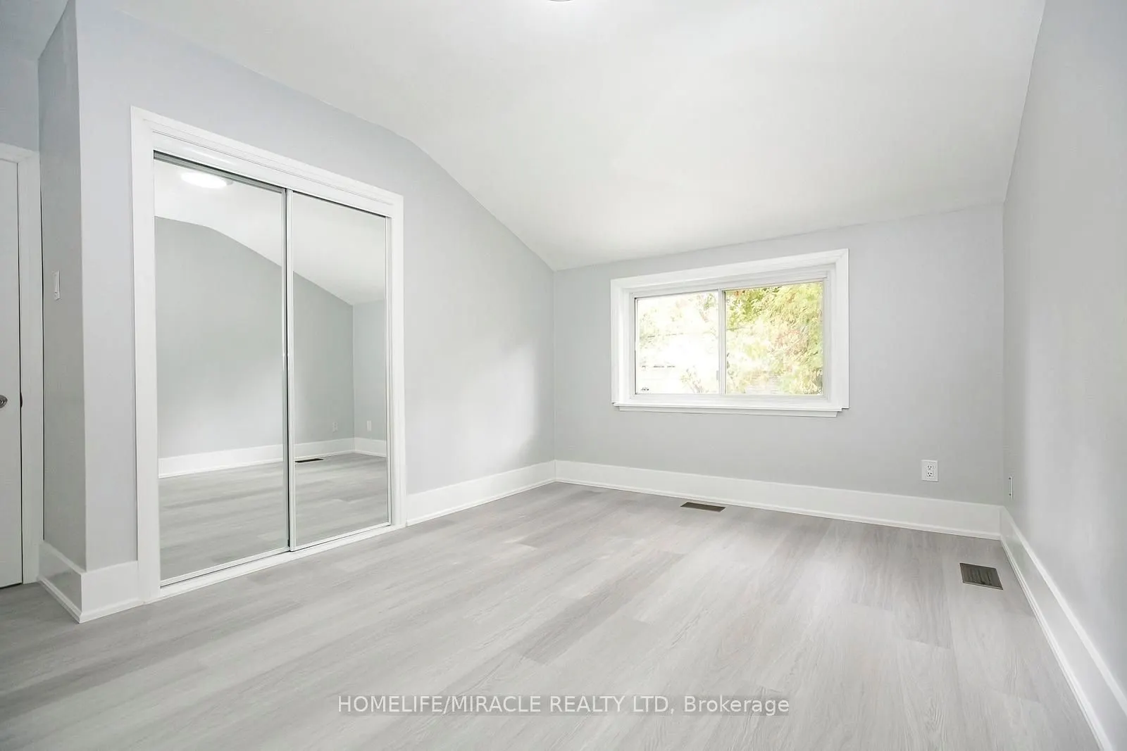76 Raylawn Crescent