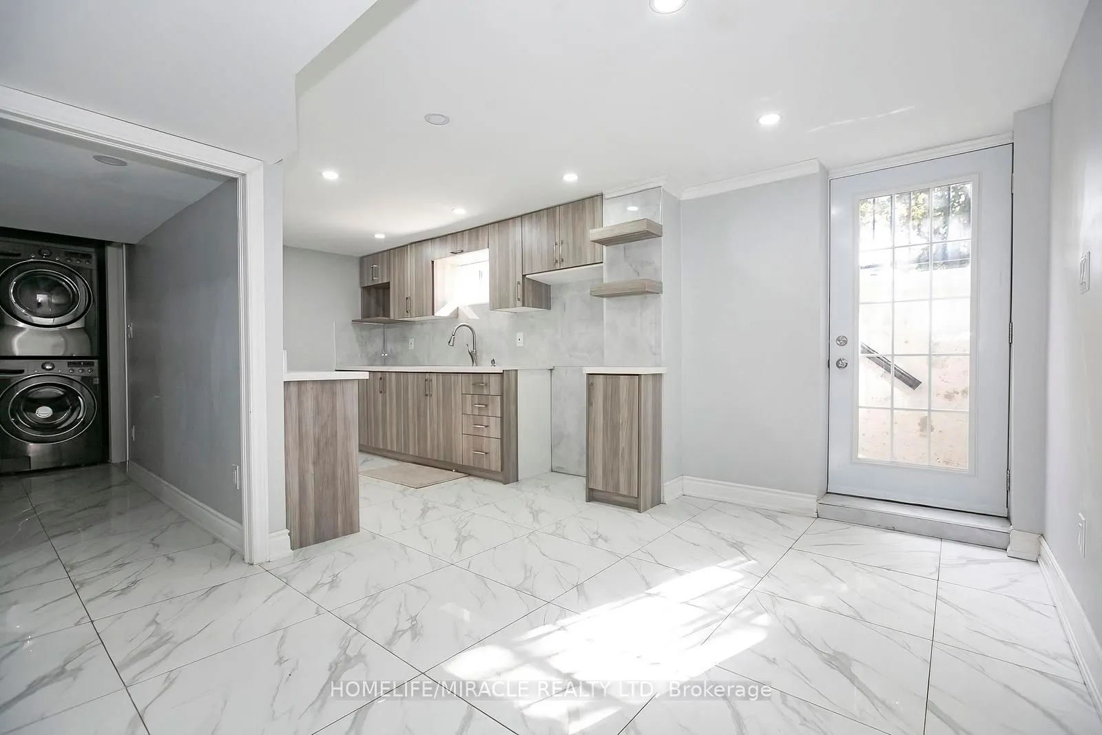 76 Raylawn Crescent