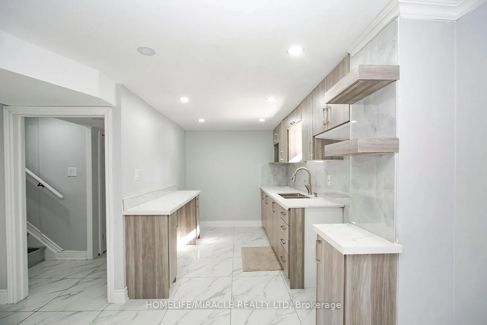 76 Raylawn Crescent