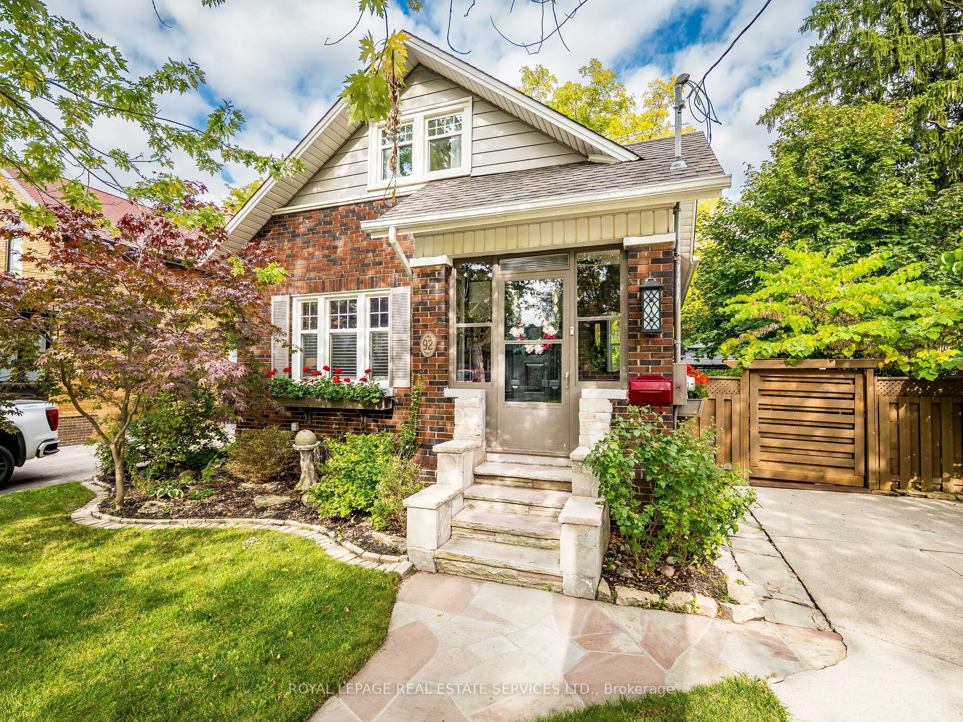 92 Mill Street S
