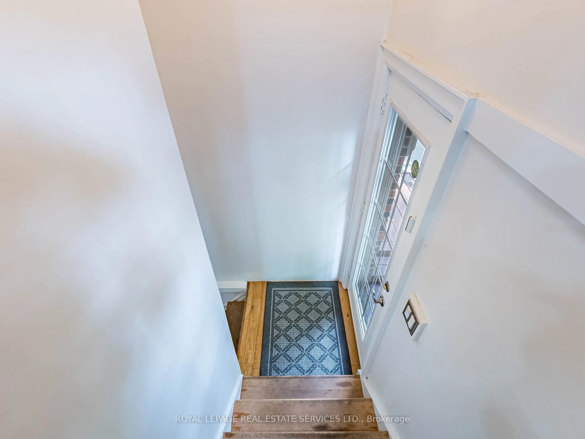 92 Mill Street S