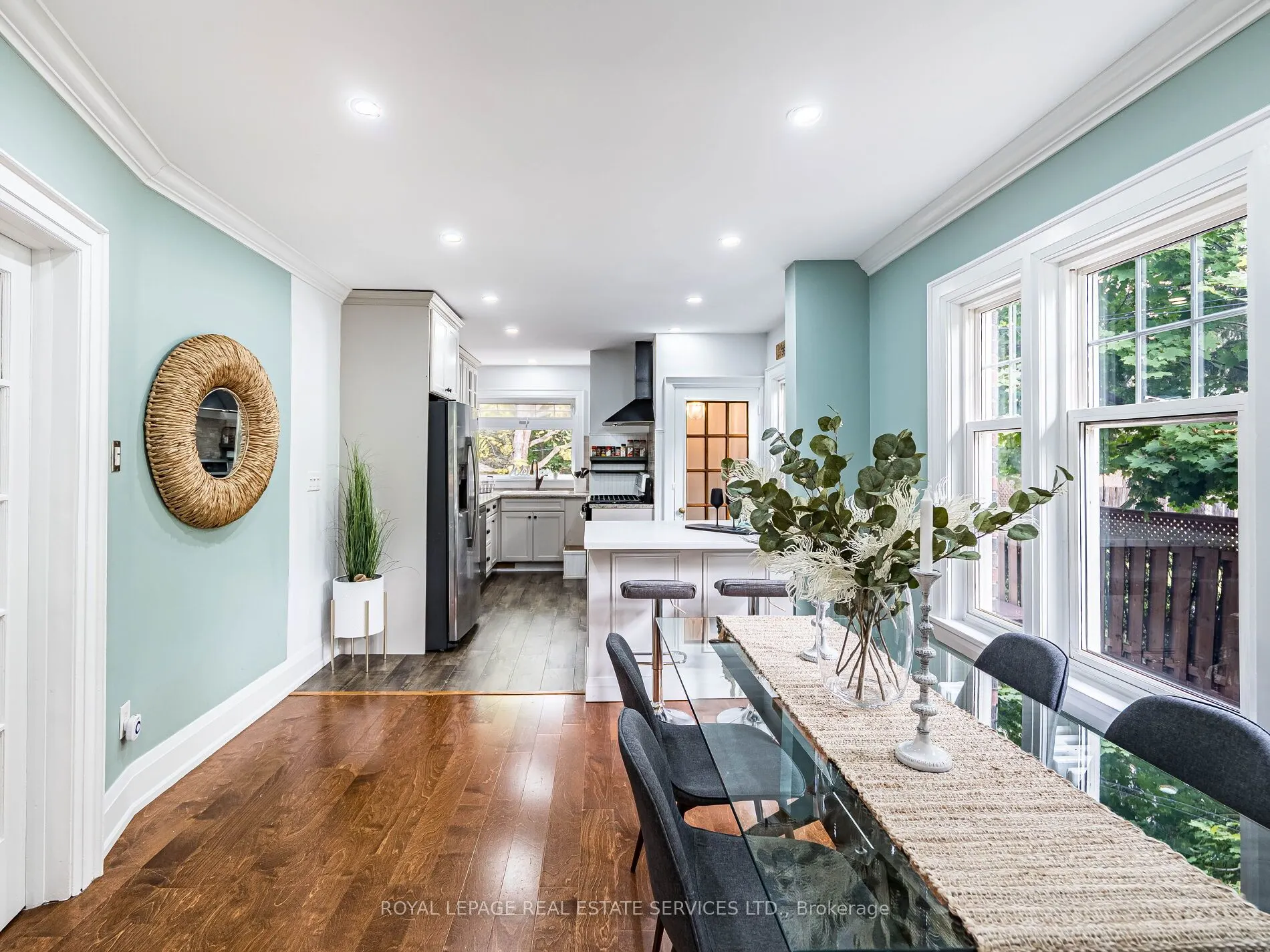 92 Mill Street S