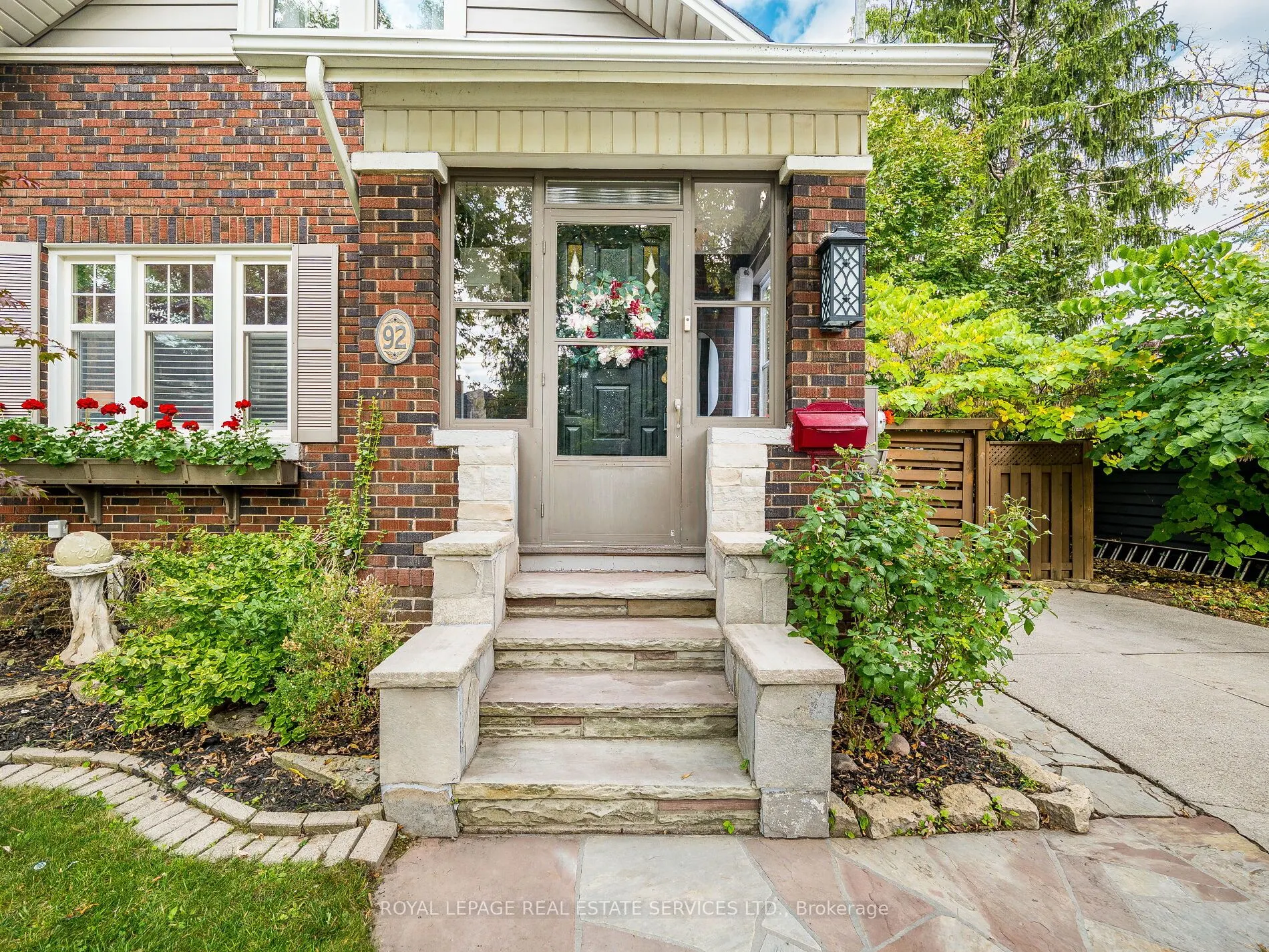 92 Mill Street S