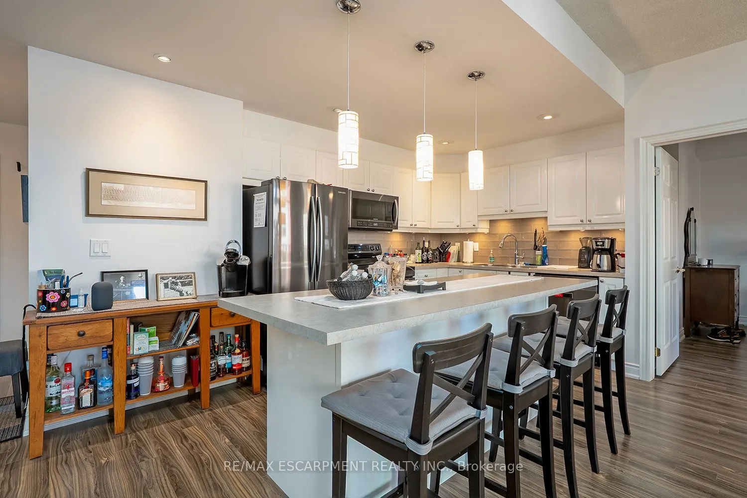 399 Elizabeth Street, #210