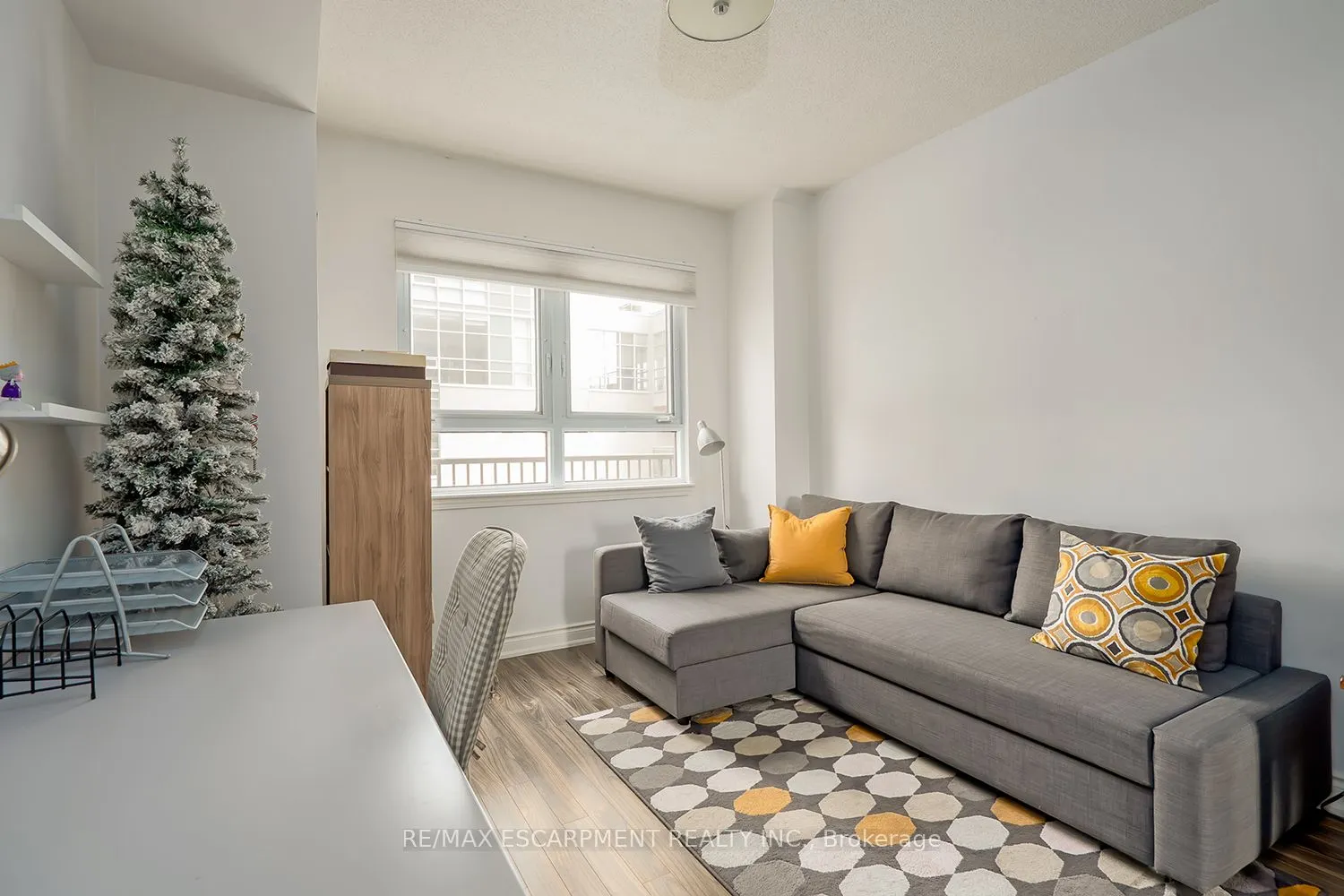 399 Elizabeth Street, #210
