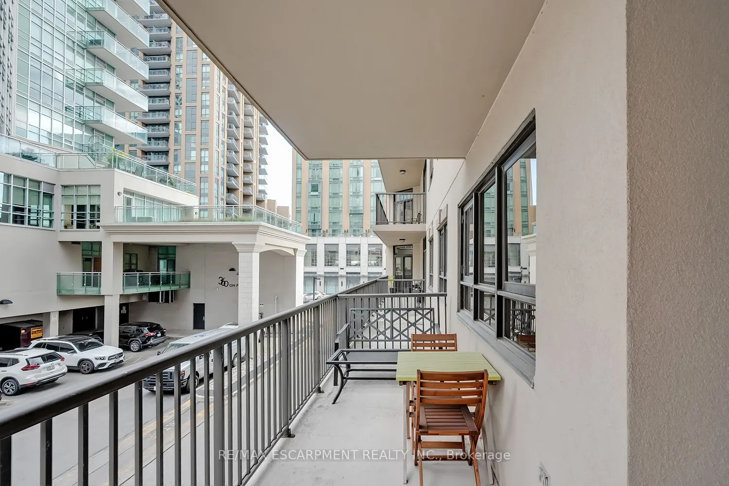 399 Elizabeth Street, #210