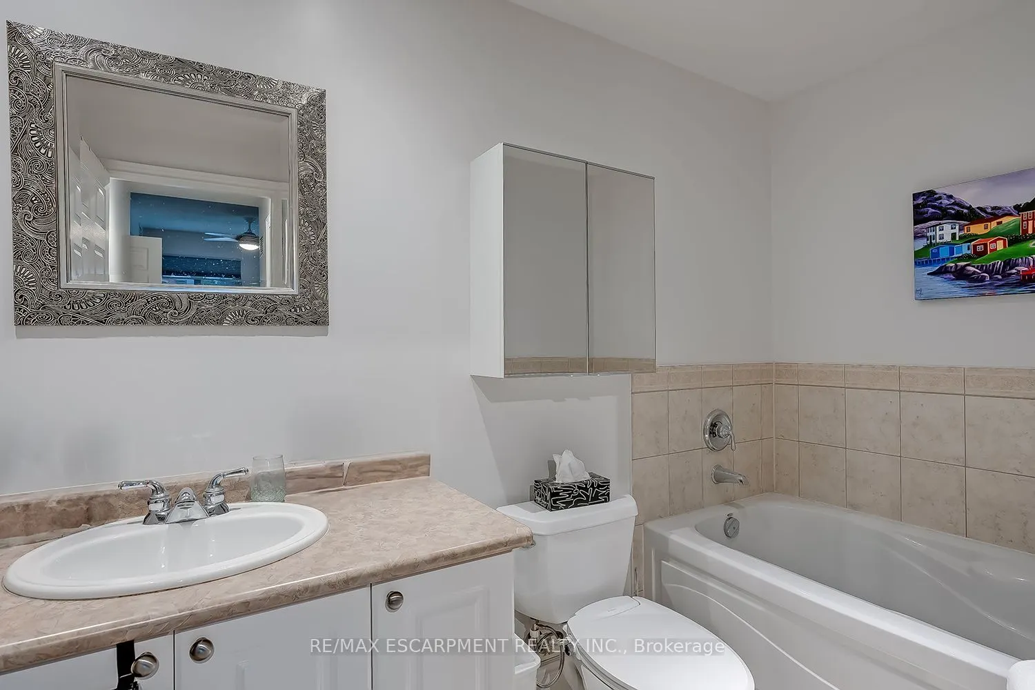 399 Elizabeth Street, #210
