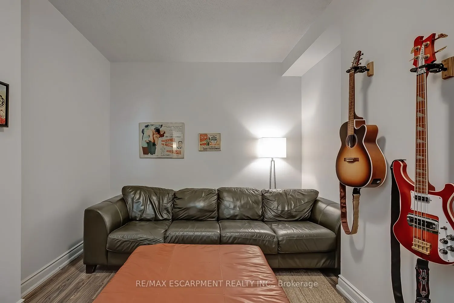 399 Elizabeth Street, #210