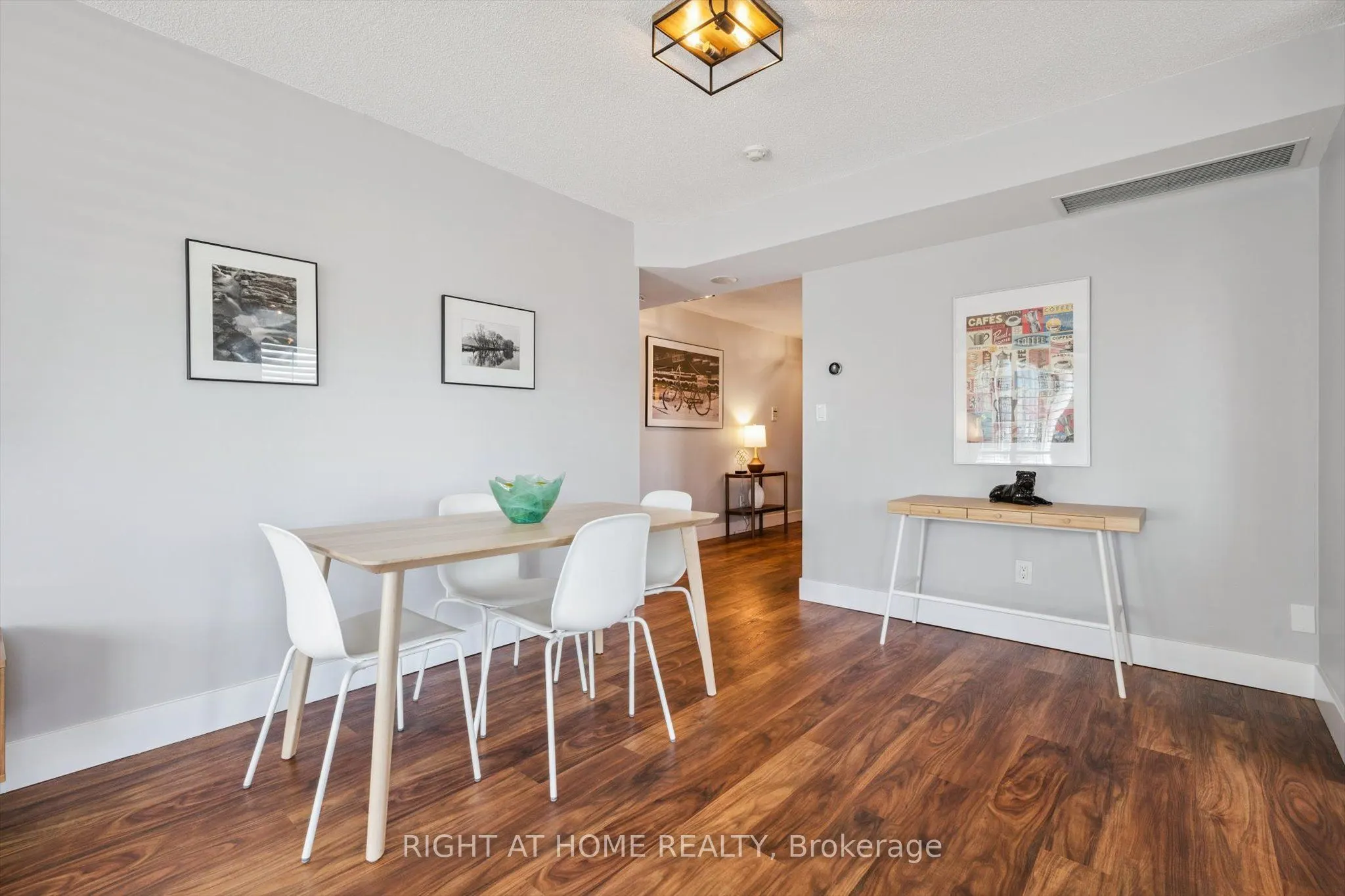 190 Manitoba Street, #304