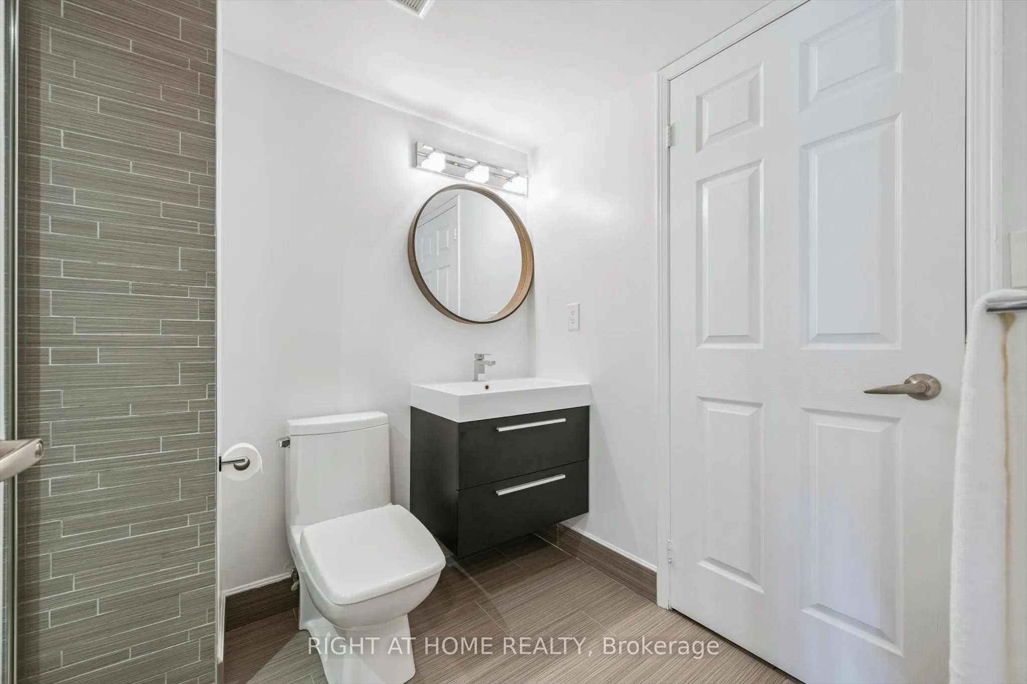 190 Manitoba Street, #304