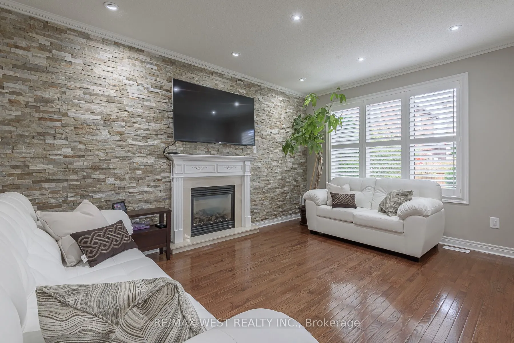 17 Hawkridge Trail