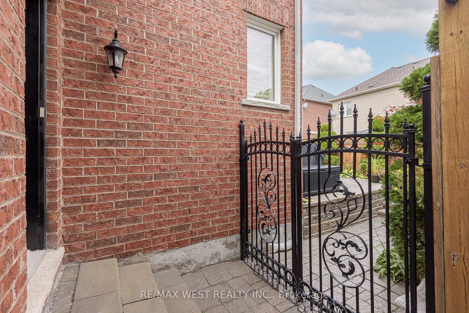 17 Hawkridge Trail