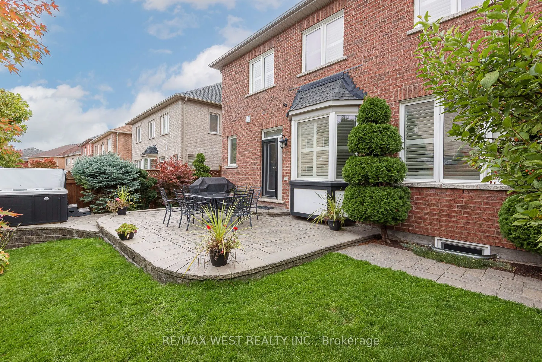 17 Hawkridge Trail