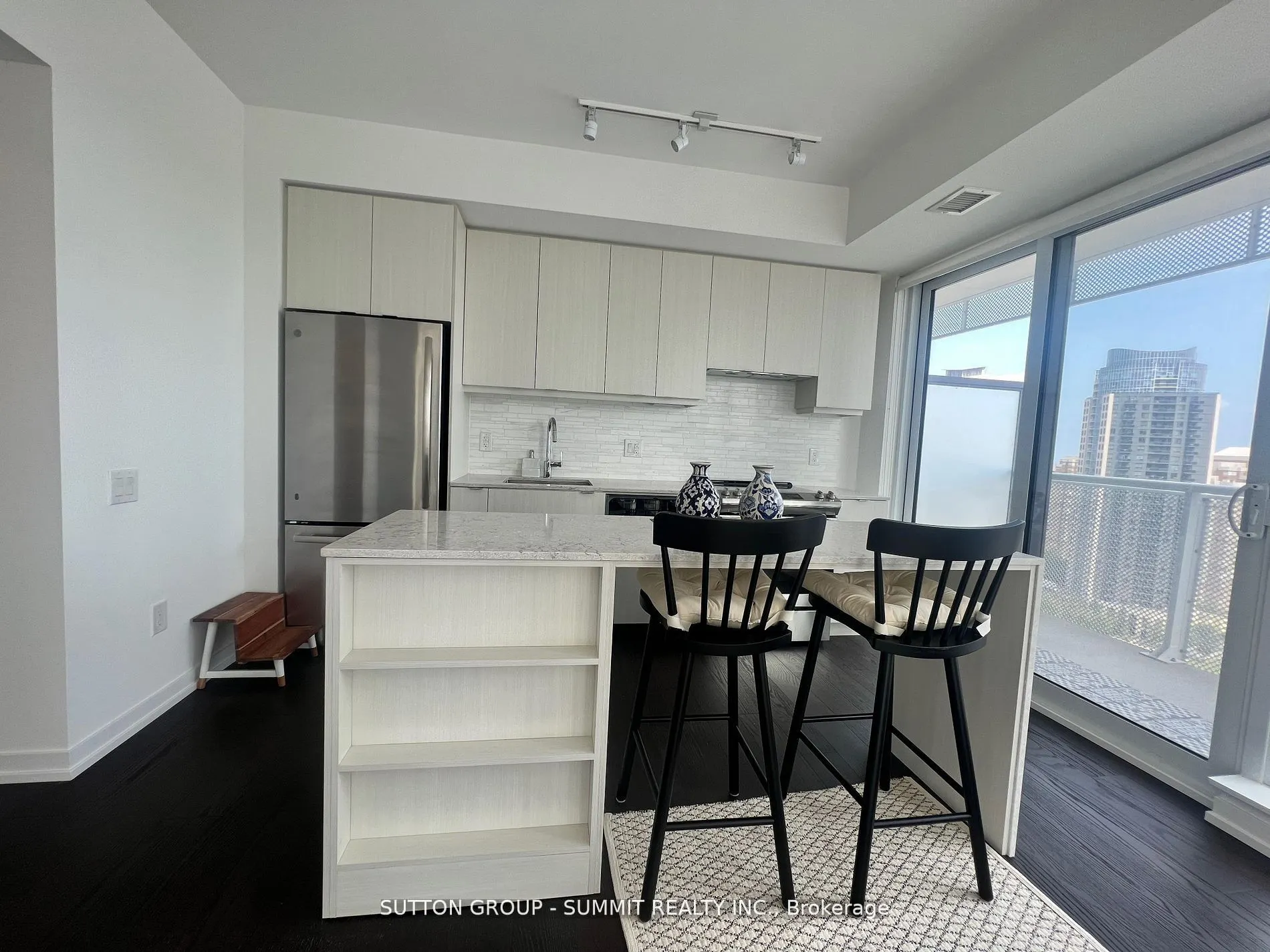 4065 CONFEDERATION Parkway, #2010