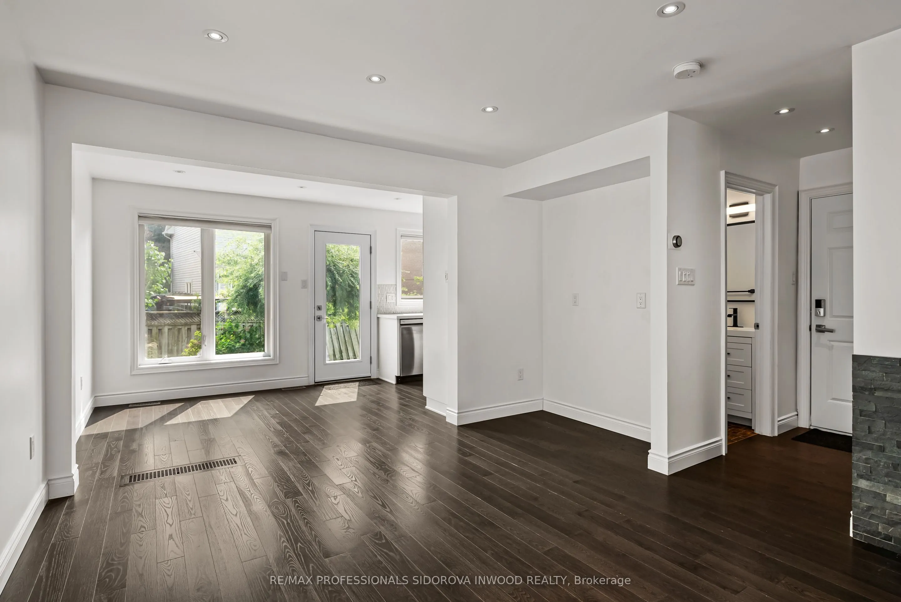 2218 Bluegrass Lane