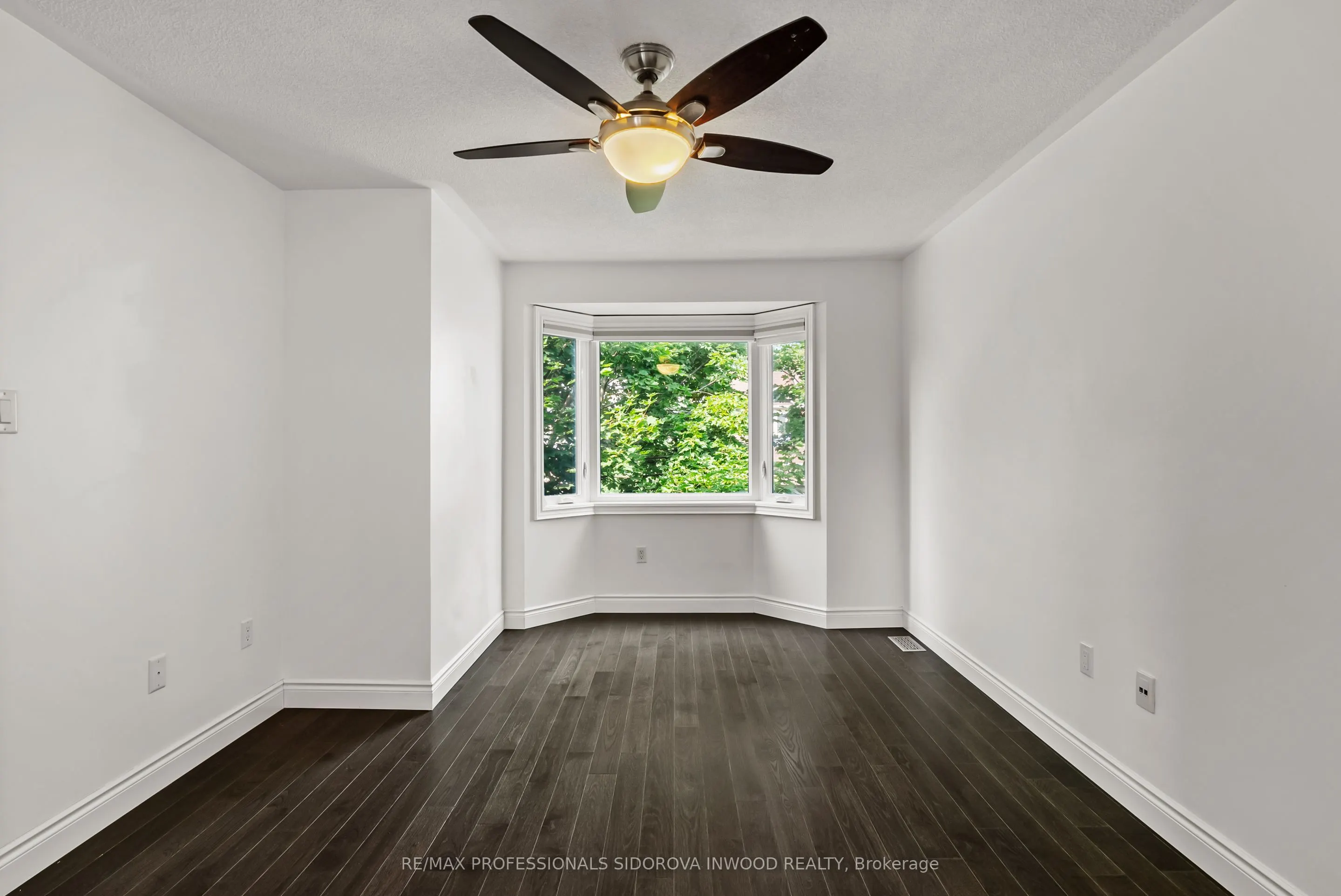 2218 Bluegrass Lane
