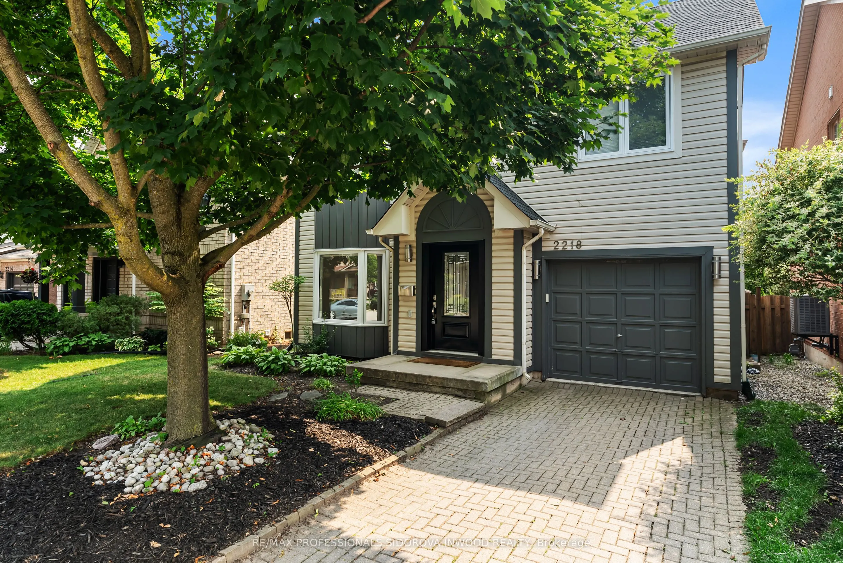 2218 Bluegrass Lane