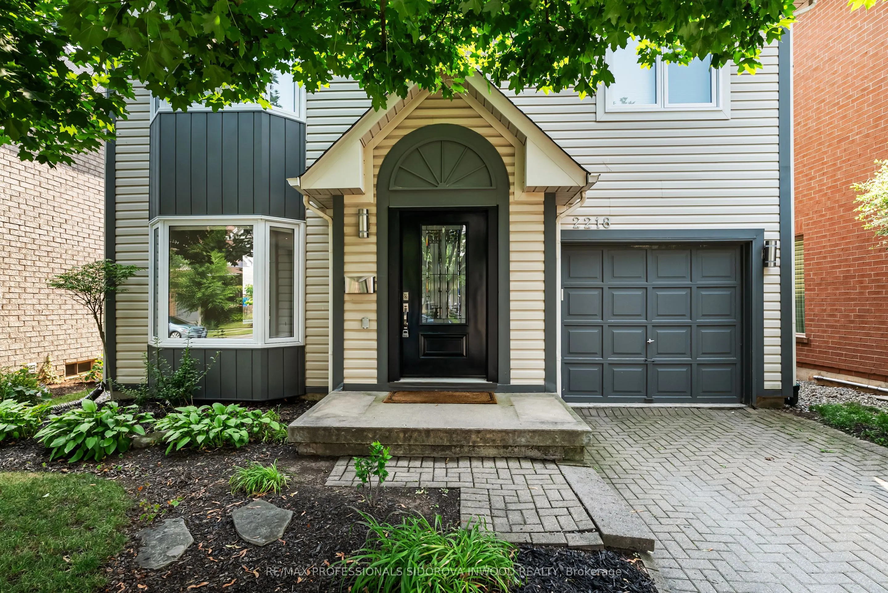 2218 Bluegrass Lane