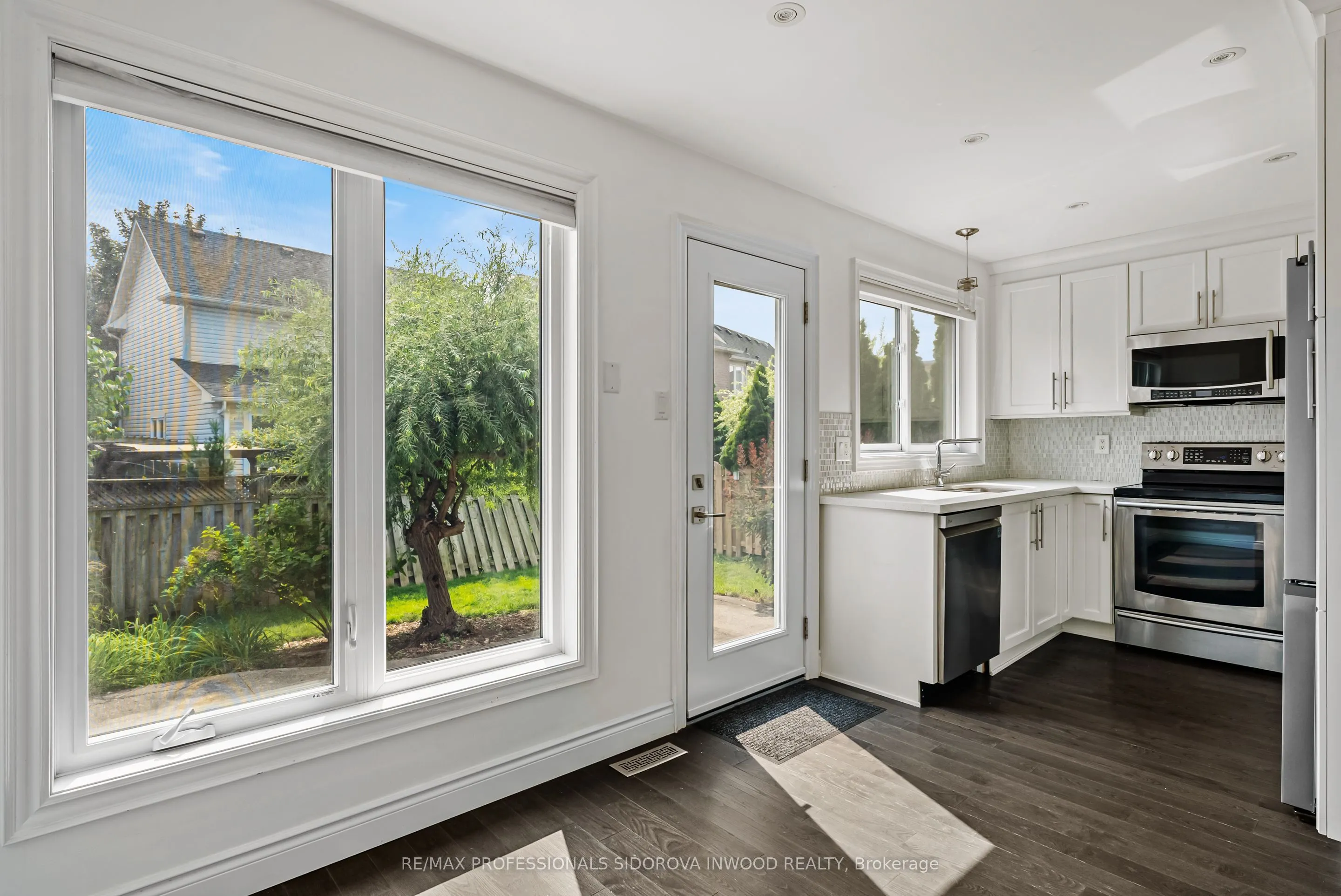 2218 Bluegrass Lane