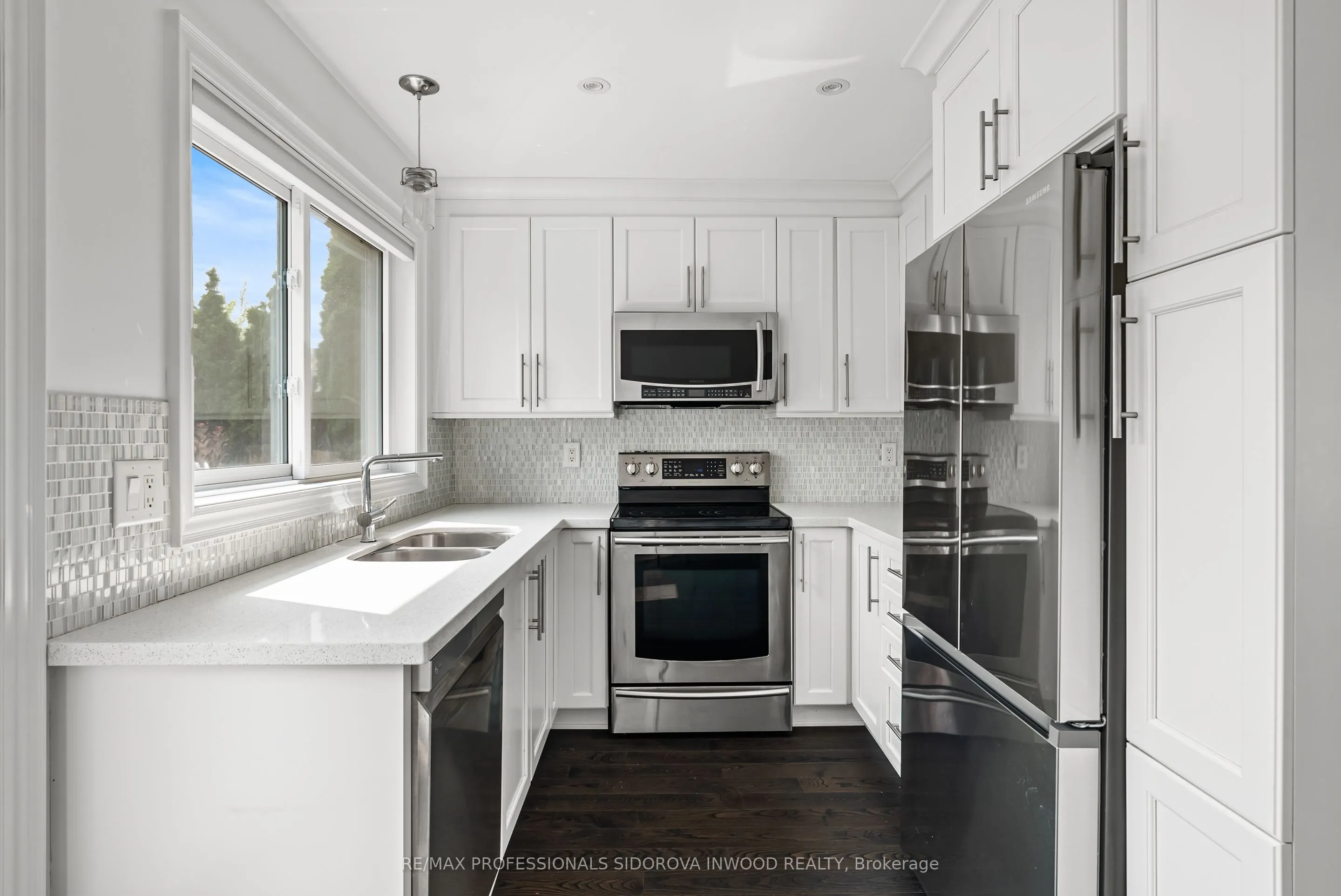2218 Bluegrass Lane