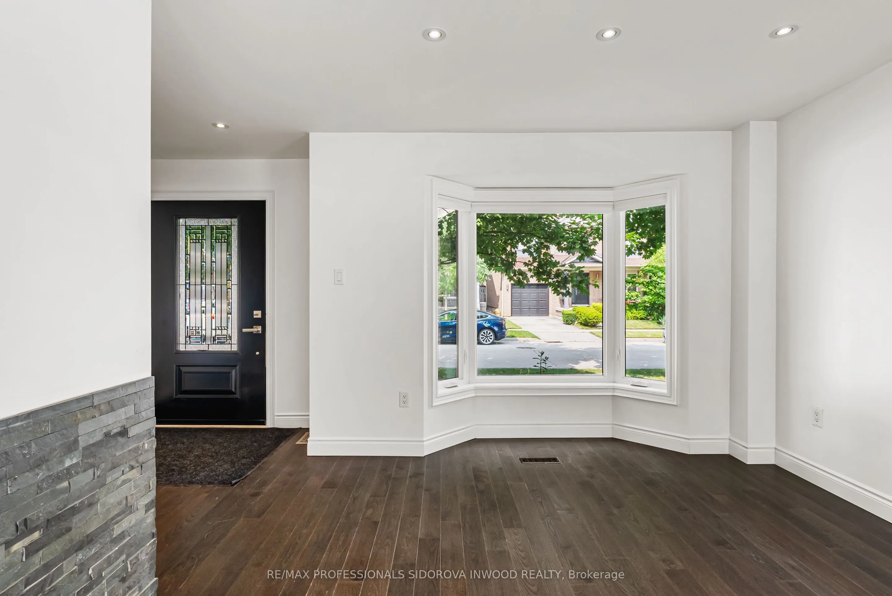 2218 Bluegrass Lane