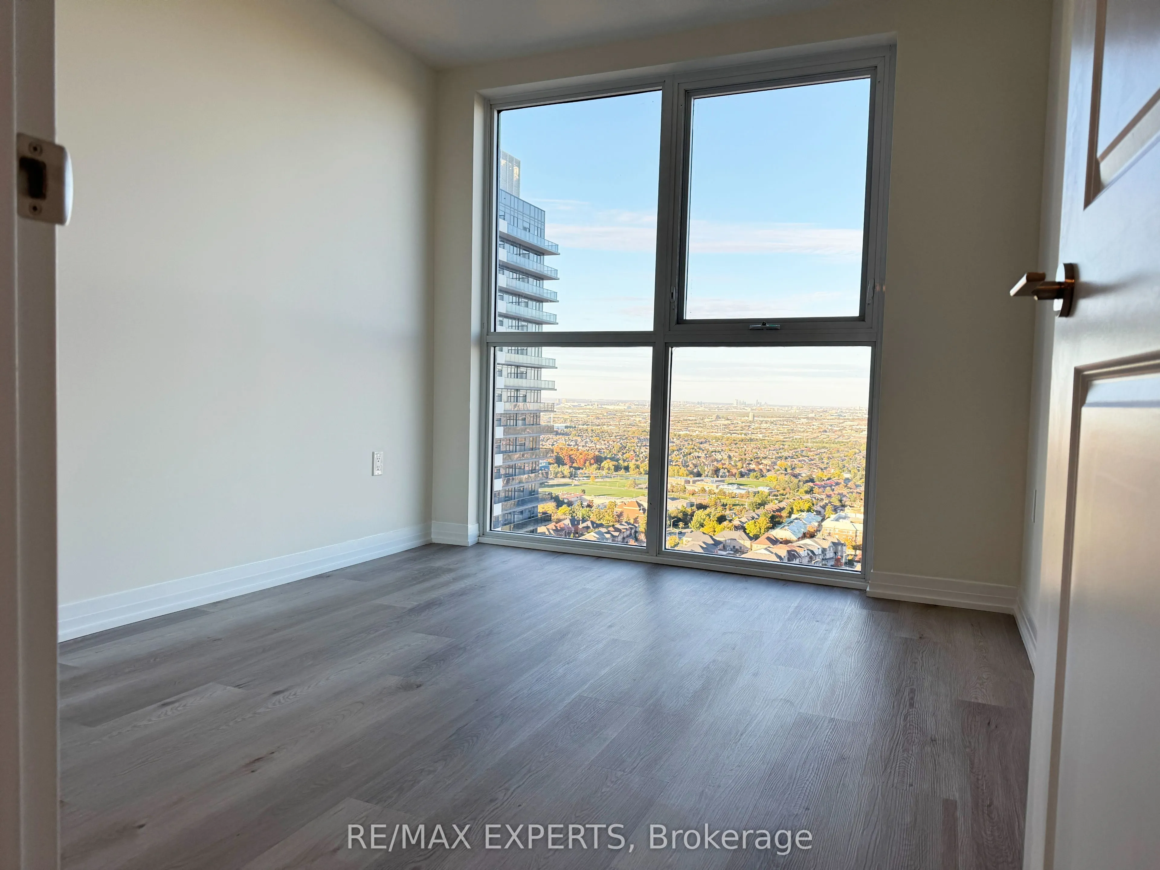 15 Watergarden Drive, #2701
