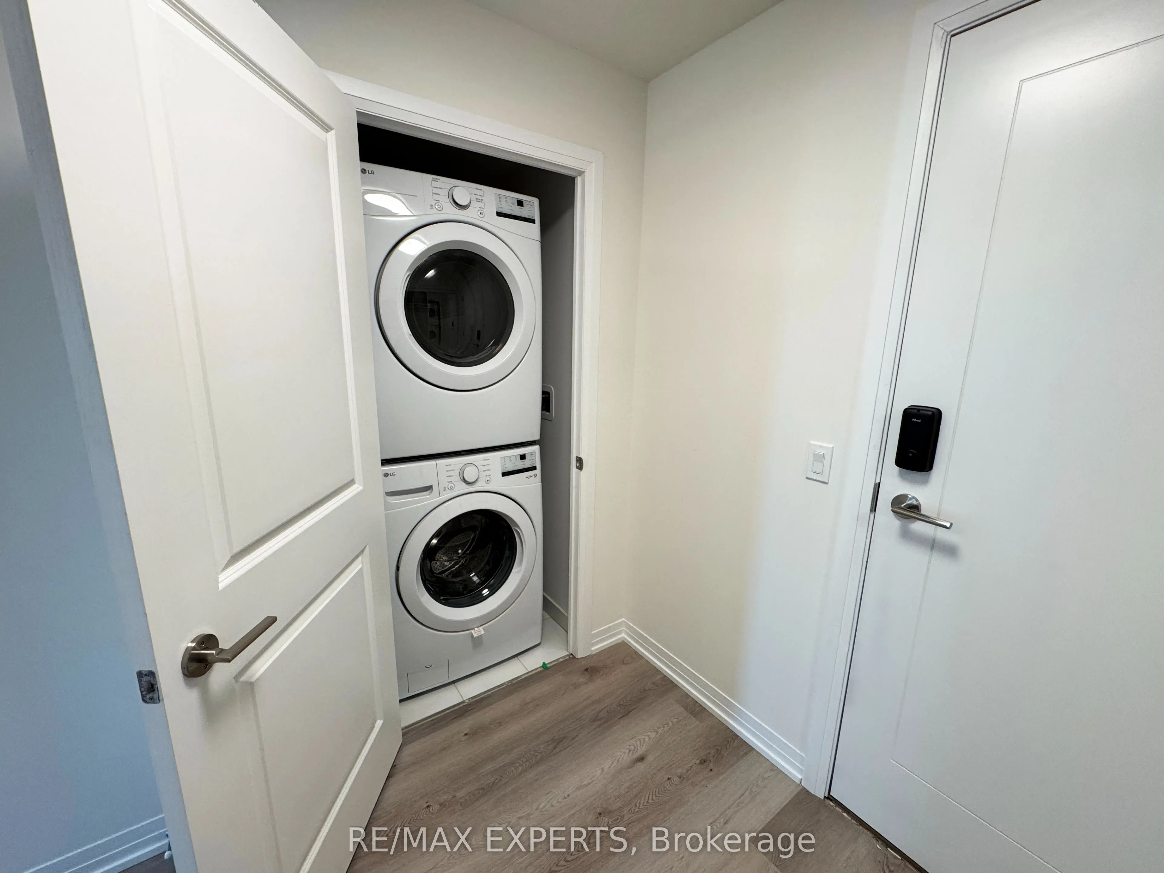 15 Watergarden Drive, #2701