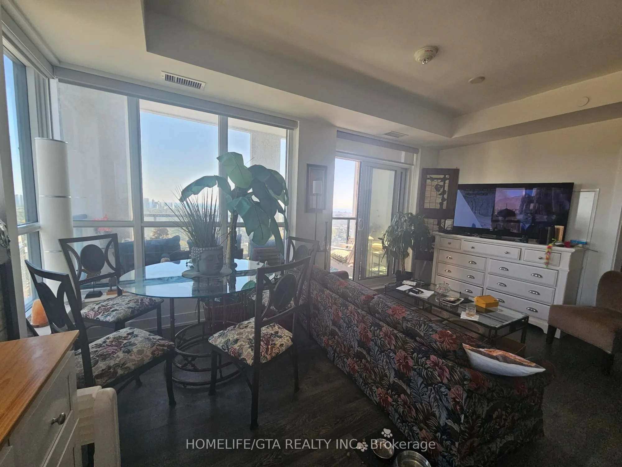 7 Mabelle Avenue, #3208