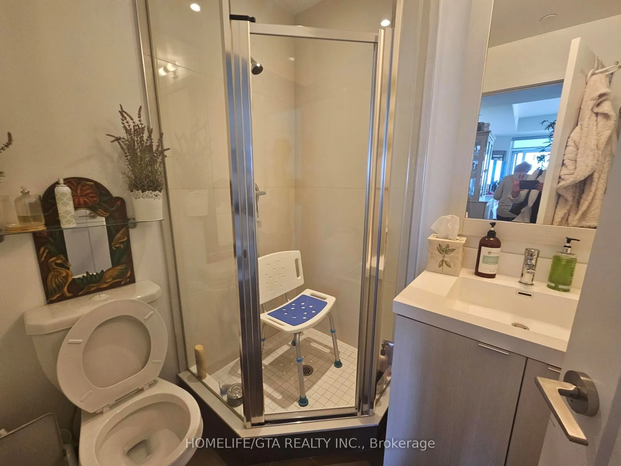 7 Mabelle Avenue, #3208
