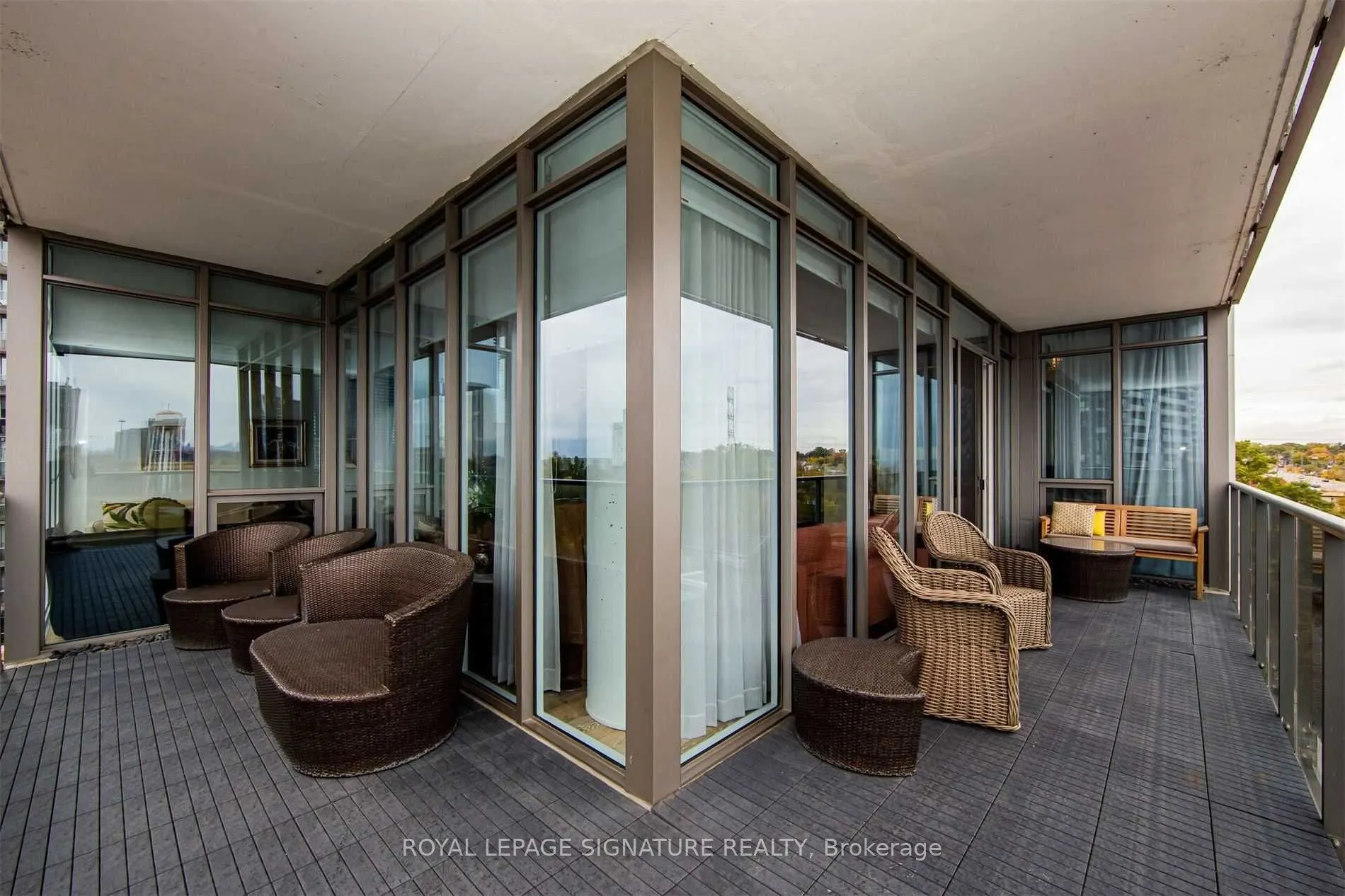 90 Park Lawn Road, #708