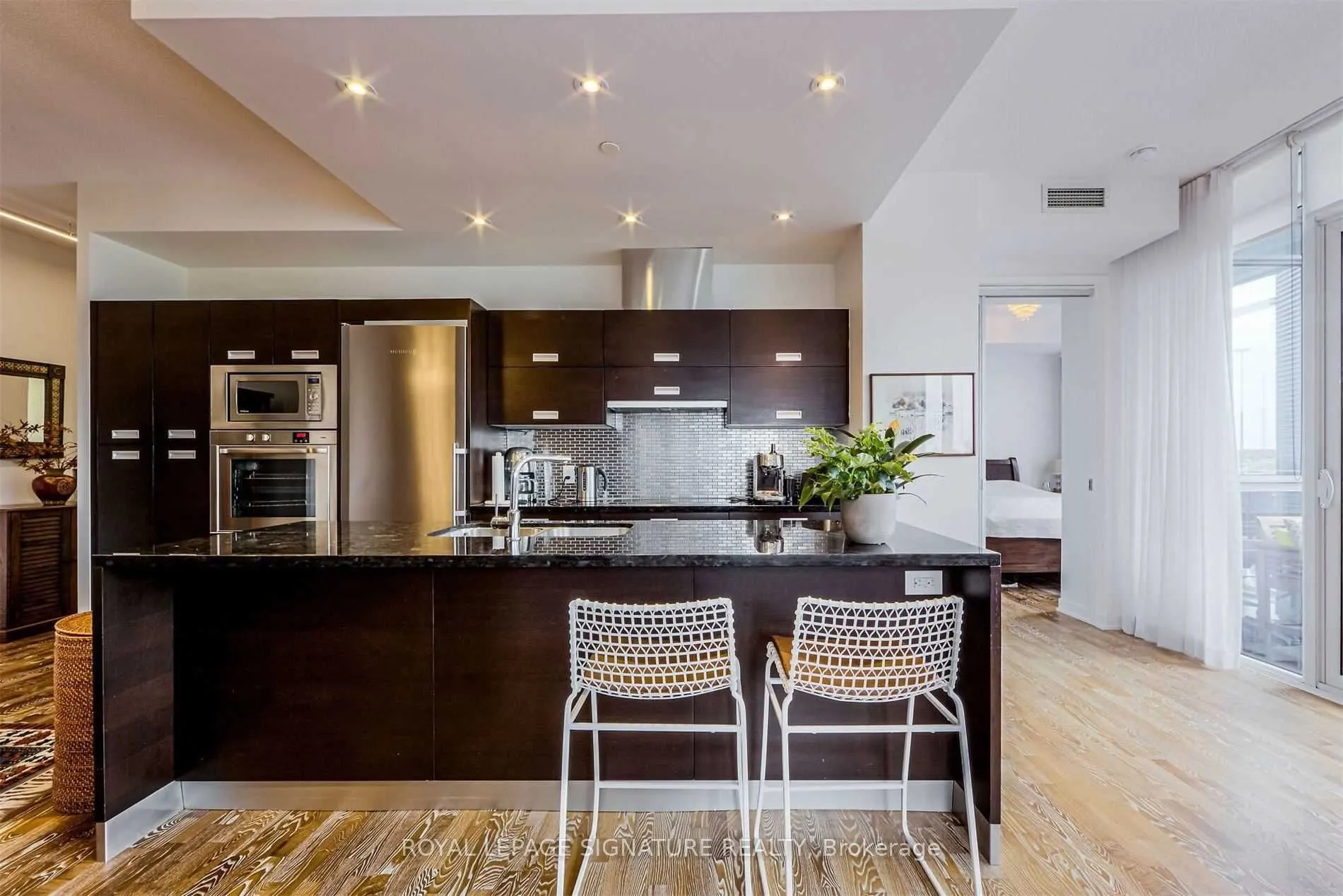 90 Park Lawn Road, #708