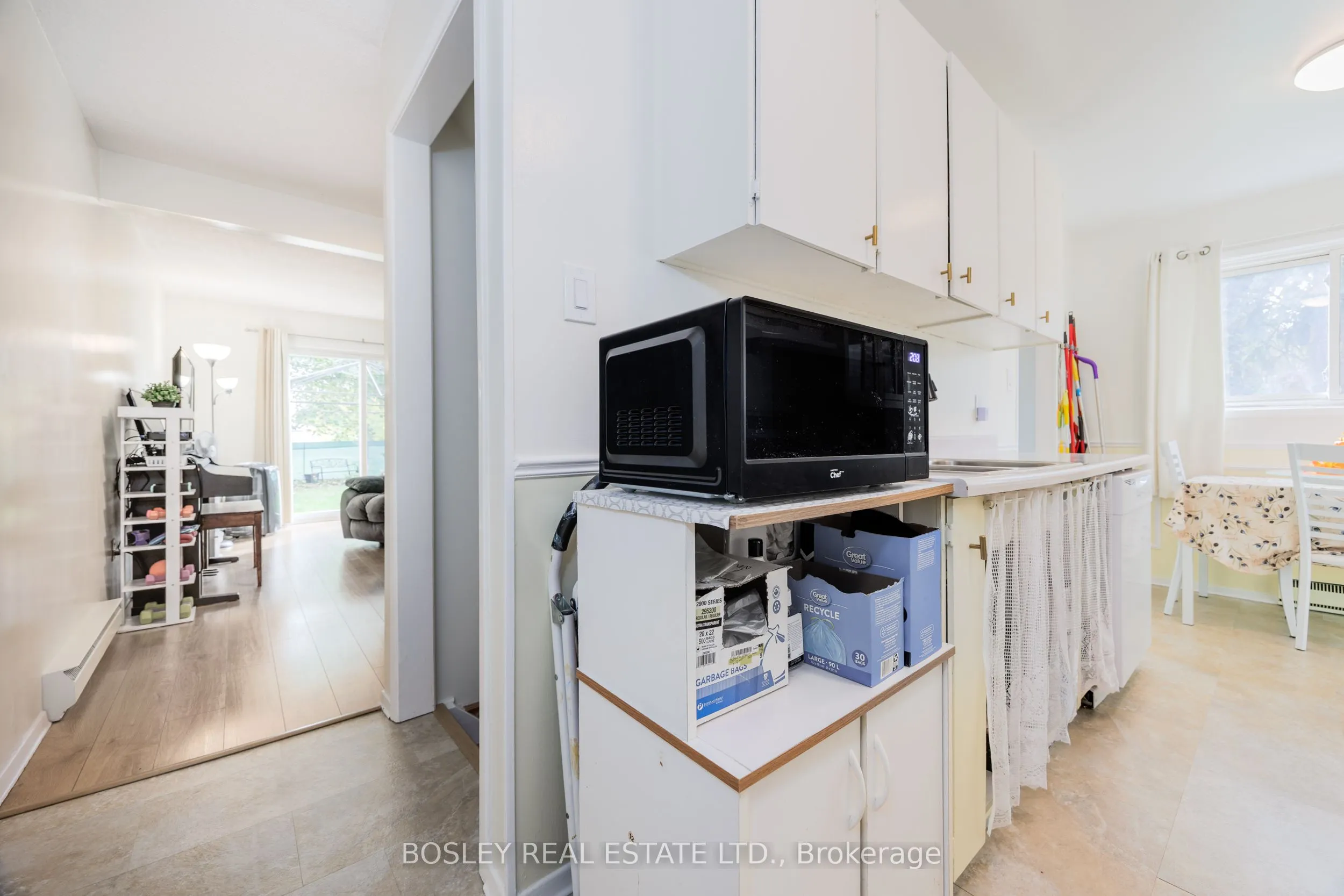 16 Grand River Court