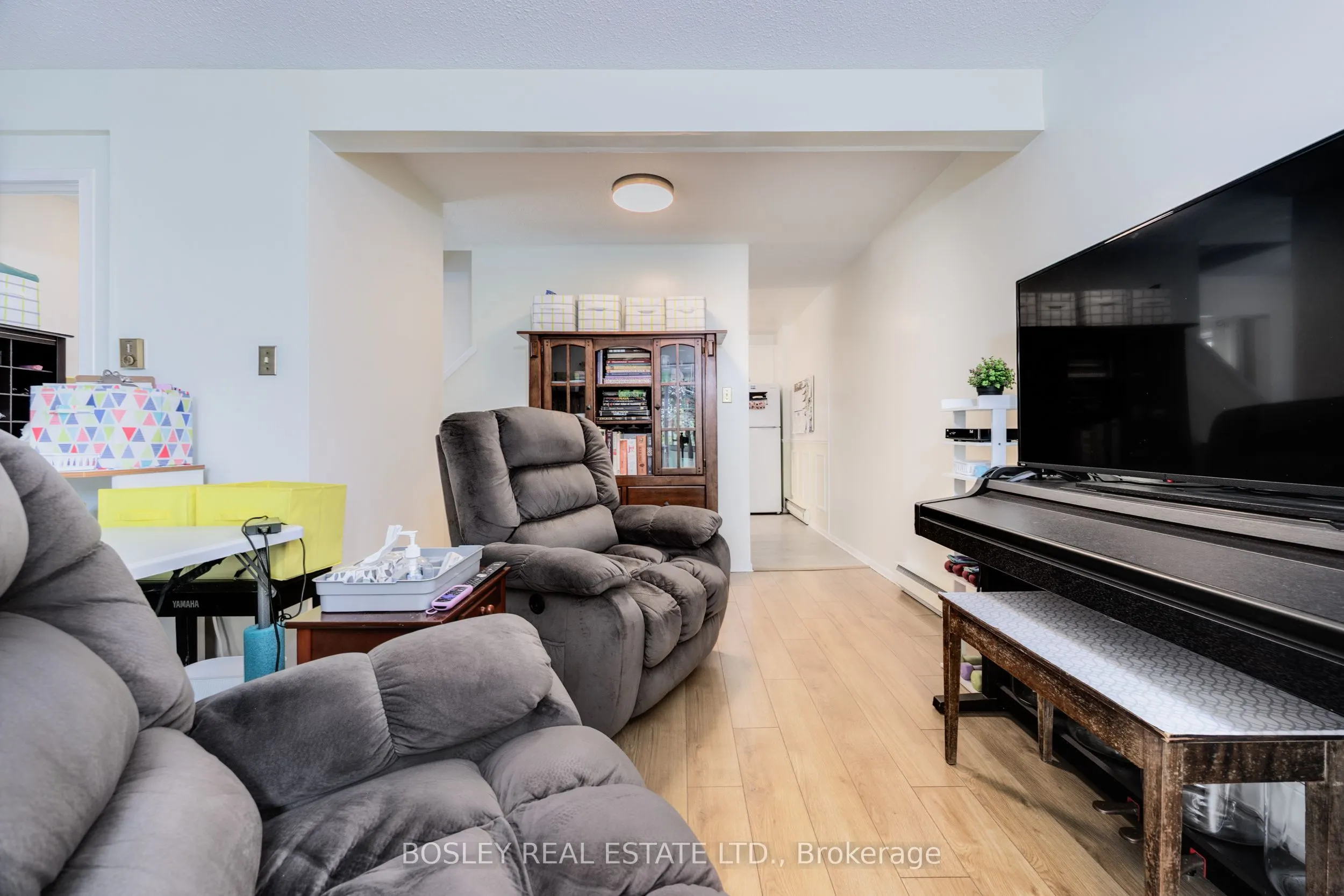 16 Grand River Court