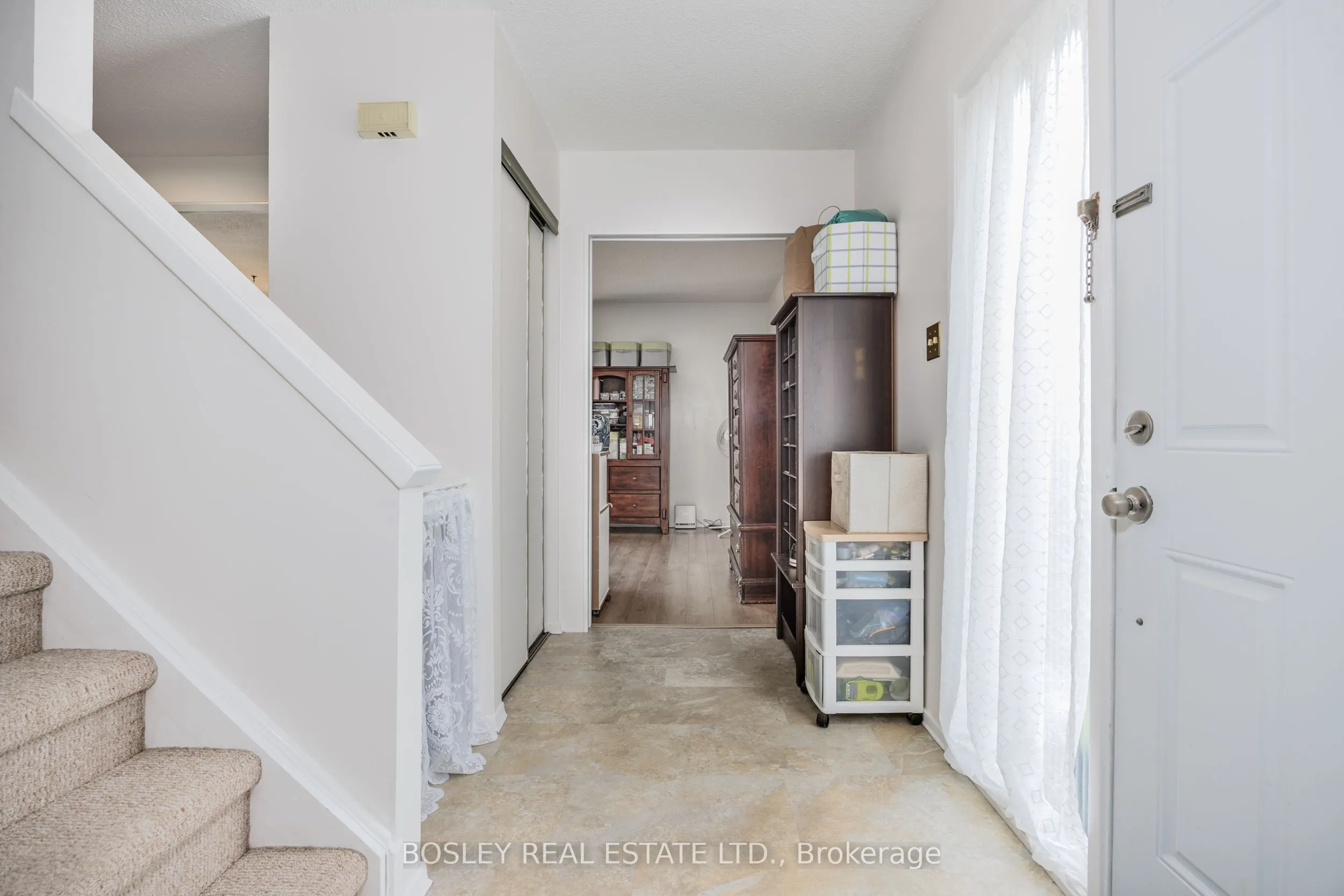 16 Grand River Court