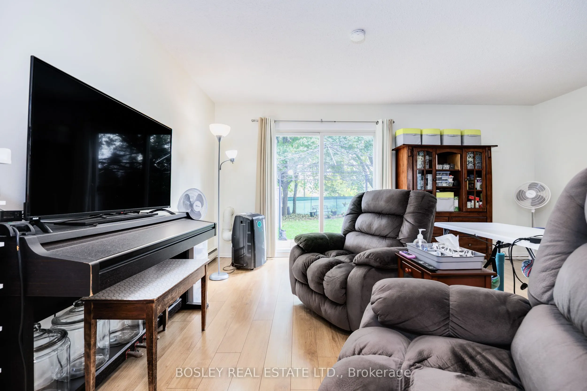 16 Grand River Court