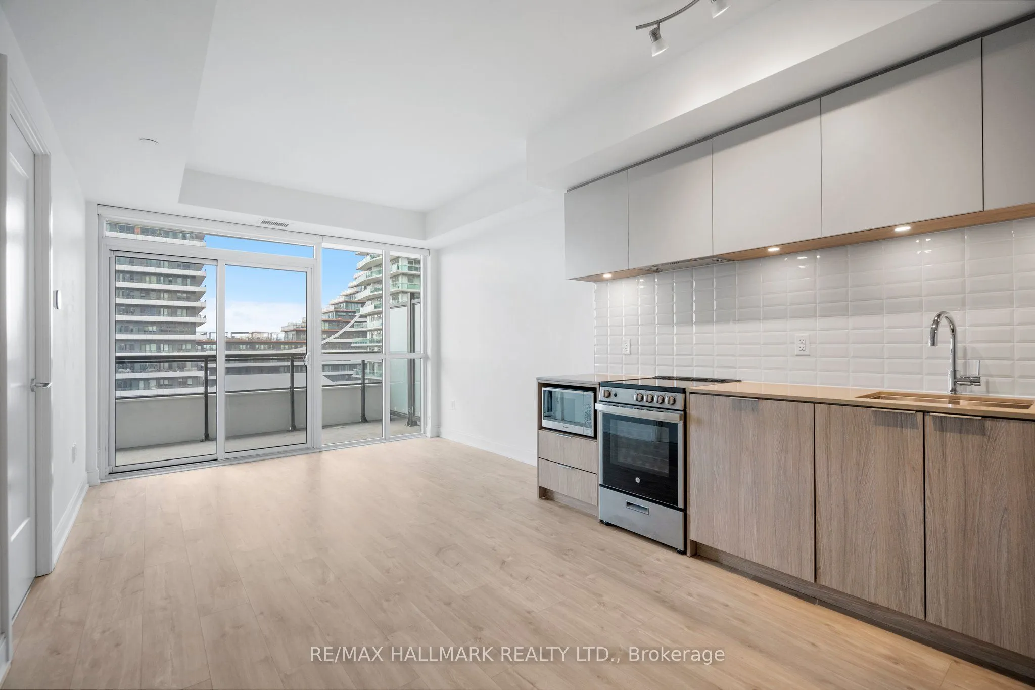 65 Annie Craig Drive, #601