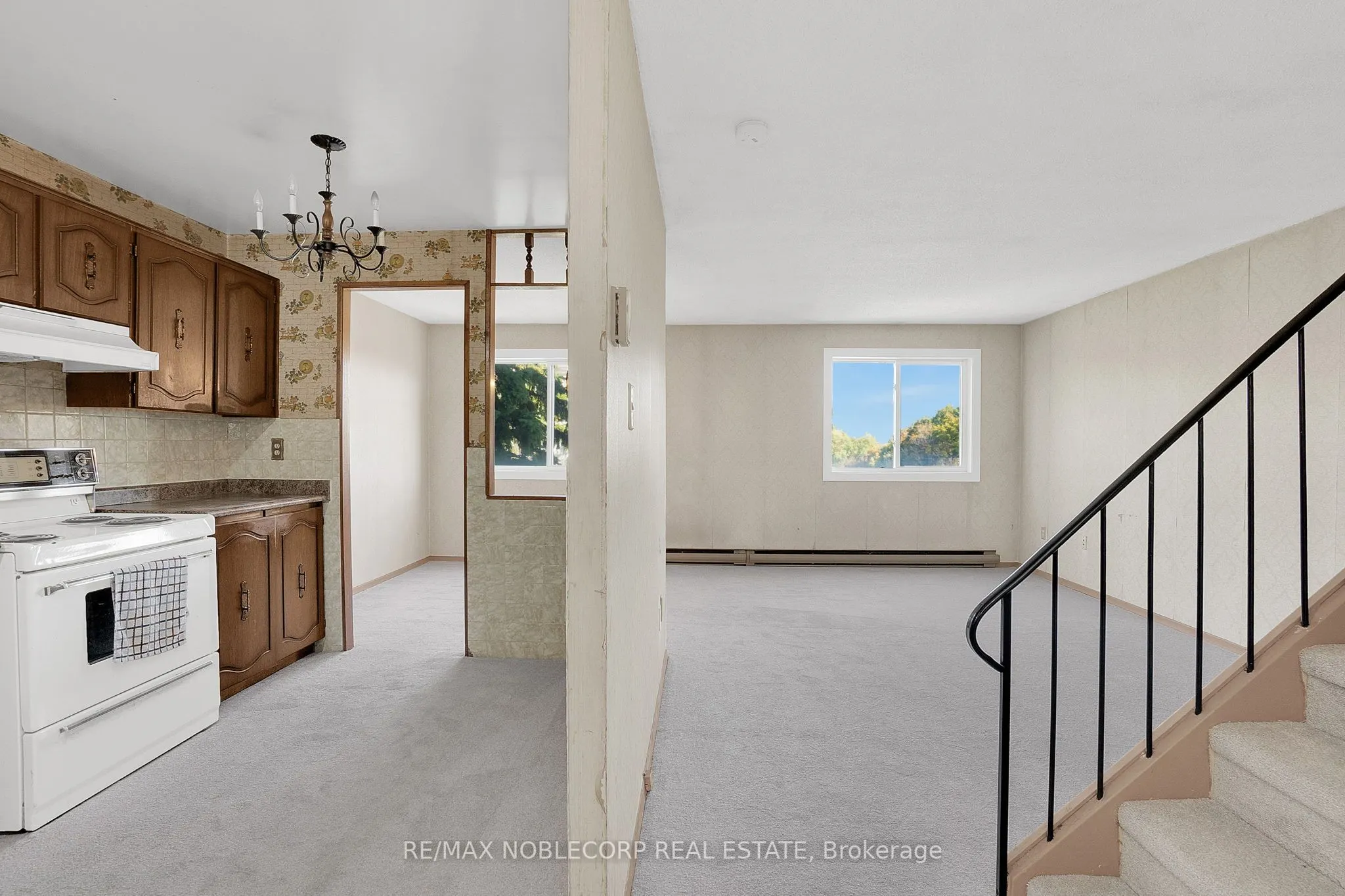 1050 Falgarwood Drive, #124