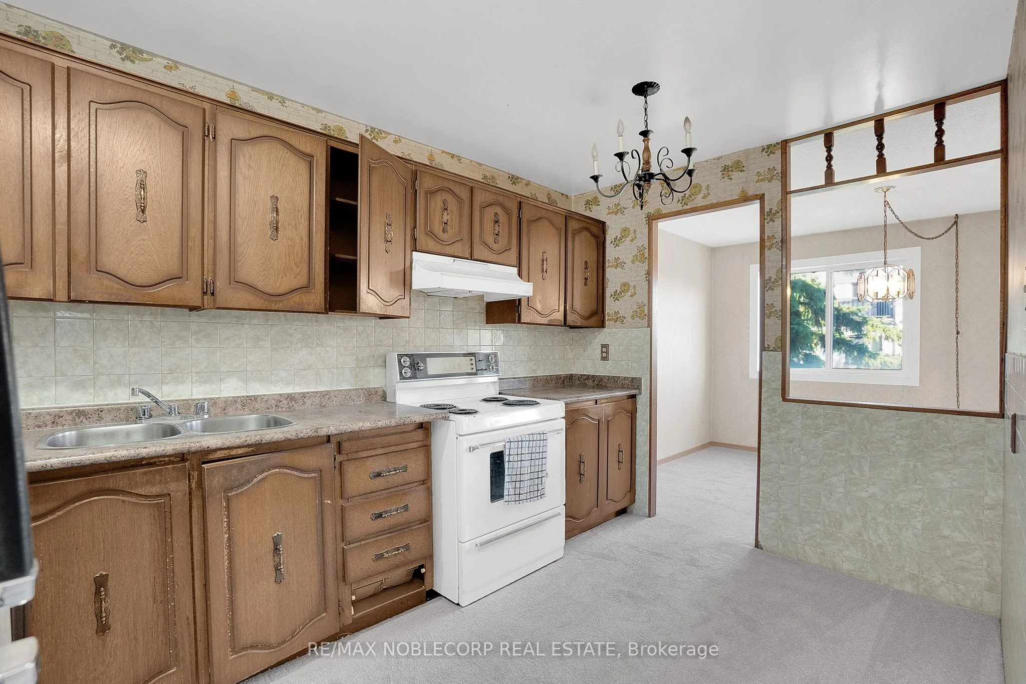 1050 Falgarwood Drive, #124